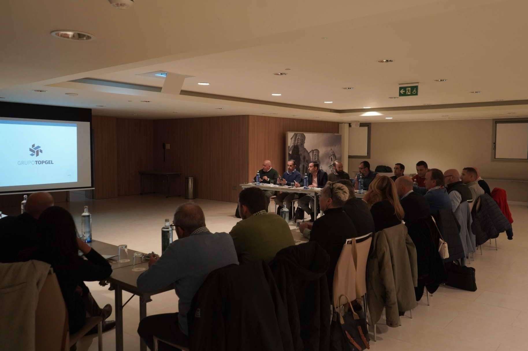 Grupo Topgel avanza en la distribución inteligente y se afianza en la distribución gourmet en un acuerdo con Vadevinos