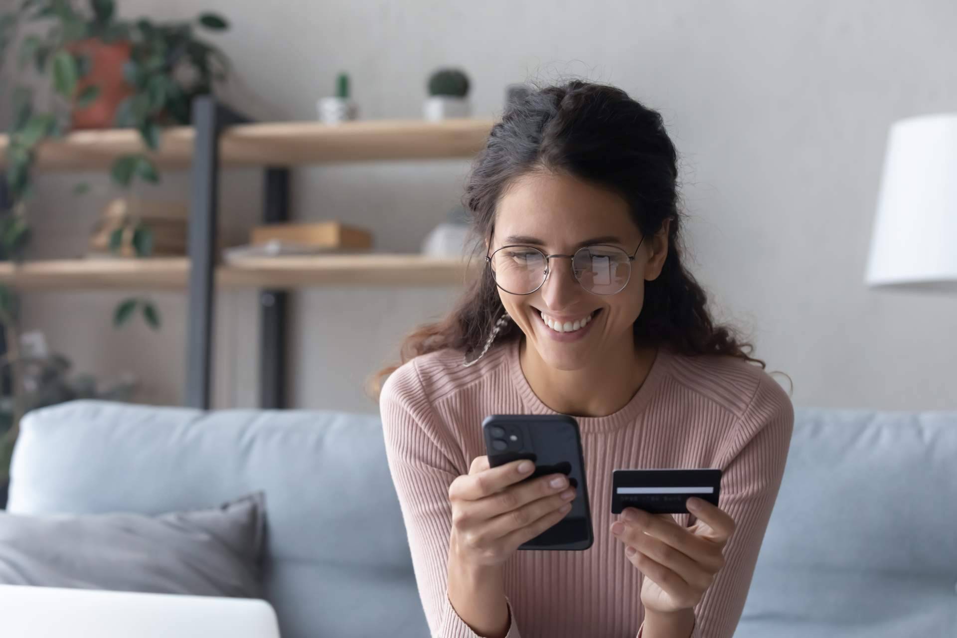 Tienda Agora, el centro comercial online que pone a disposición novedades y actualización de ofertas al registrarse en la web
