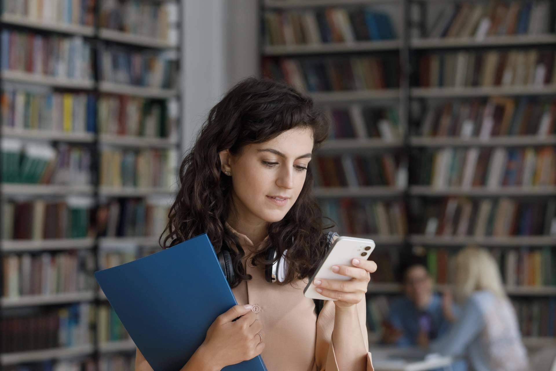 Una solución de control horario para la empresa y el empleado es la app Ommnio
