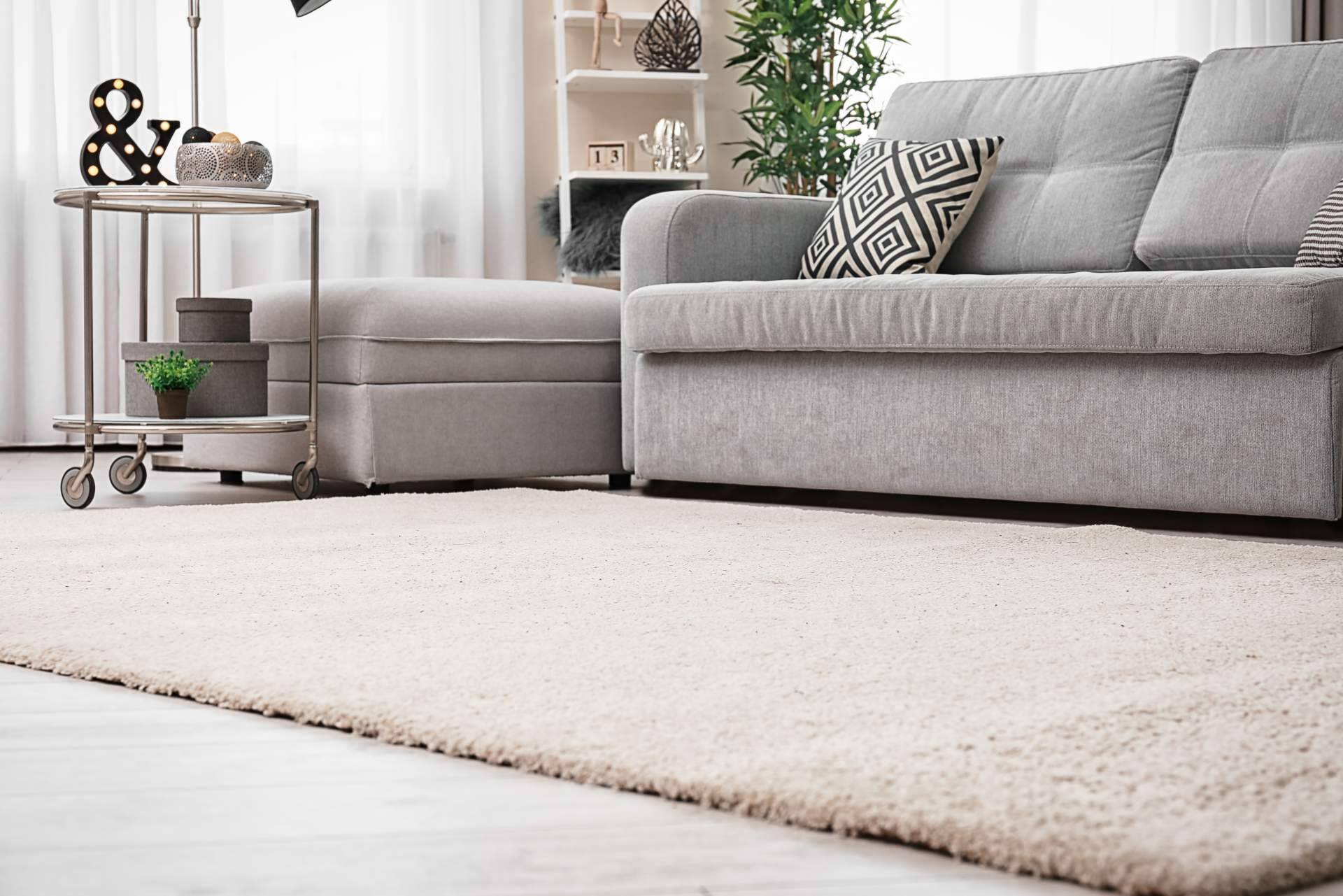 Alfombras y Cortinas explica cómo combinan las alfombras en los estilos decorativos de una casa