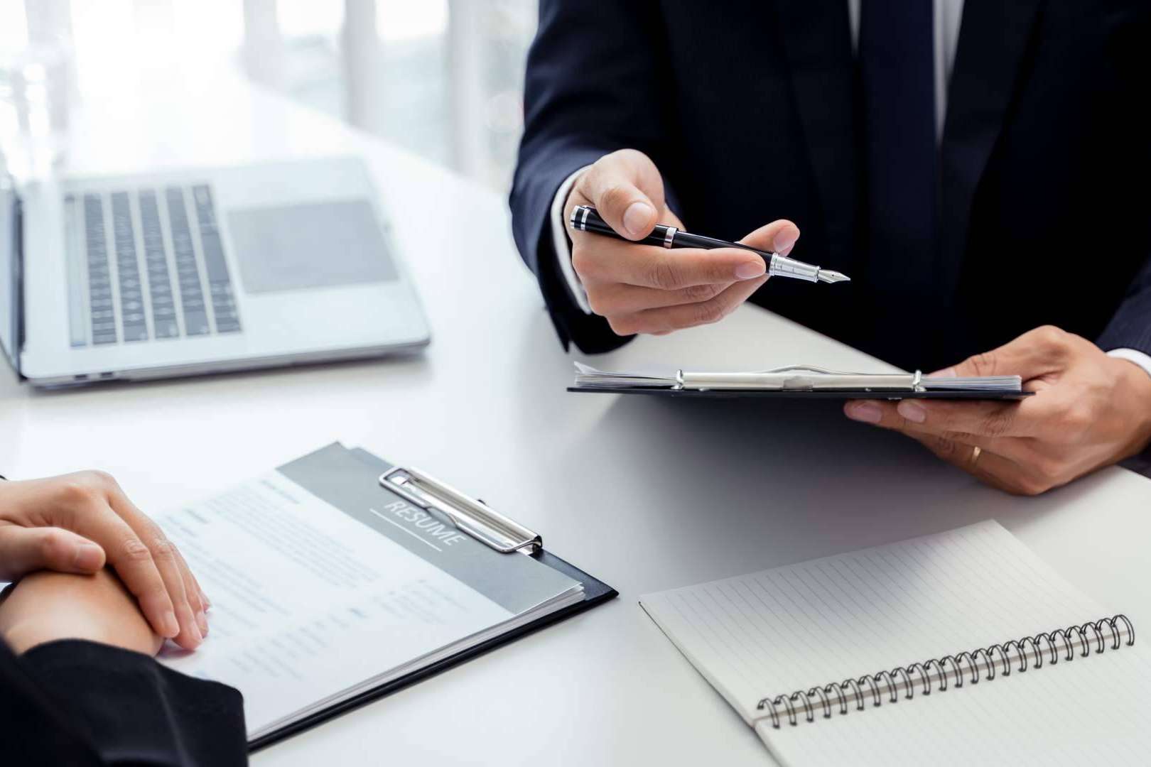 ¿En qué consiste una investigación pre laboral?