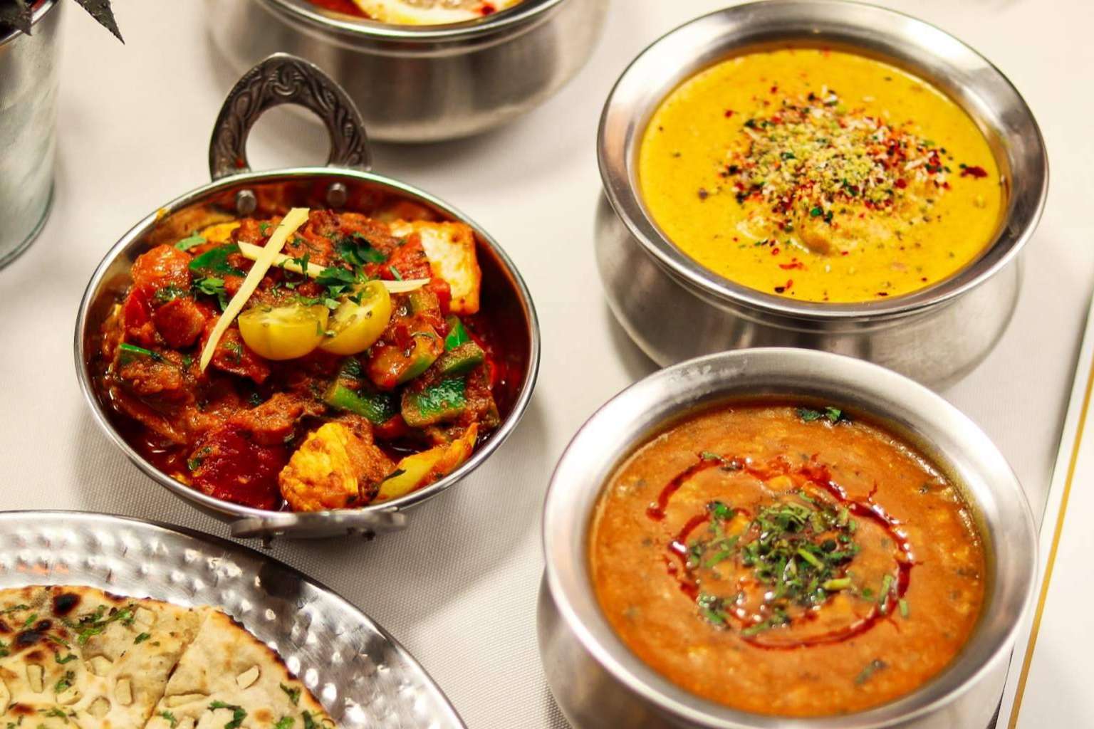 La ganadora de MasterChef India, a través de la carta de su restaurante, permite a los comensales viajar a la India sin salir de Madrid