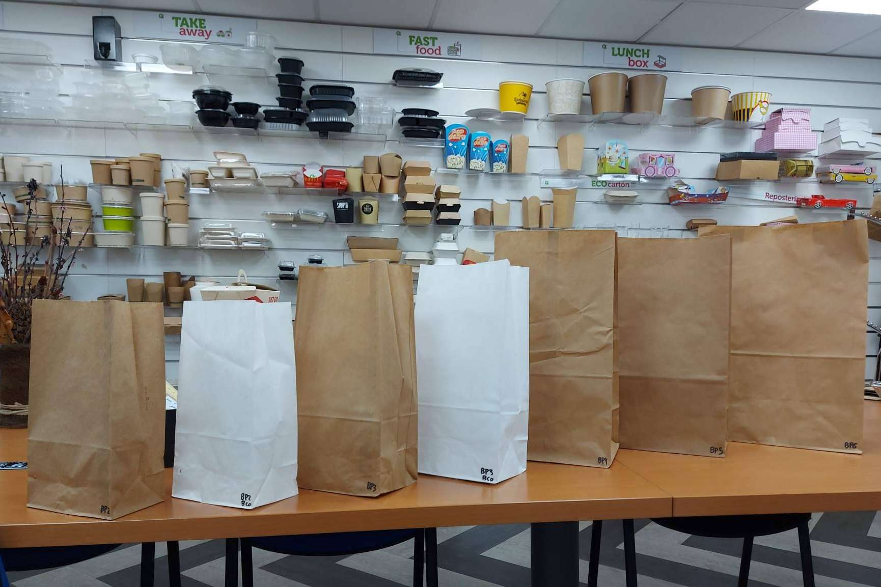 Punto Qpack sobre los beneficios ecológicos de sus bolsas de papel para llevar