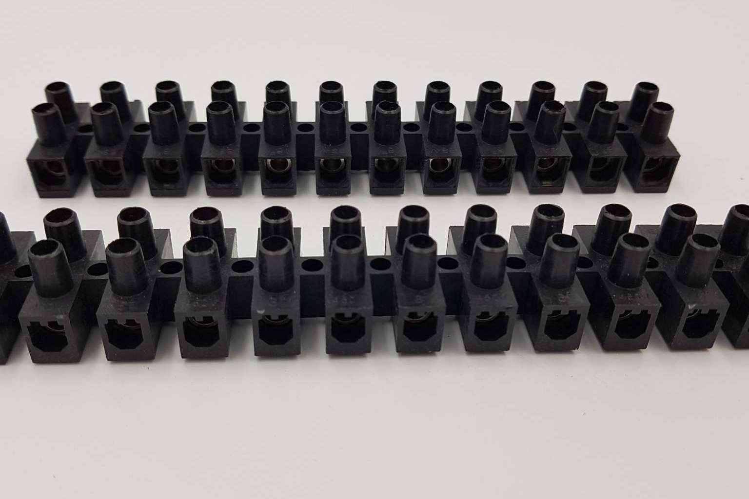 Regletas de conexión eléctrica de la mano de Infosolucion