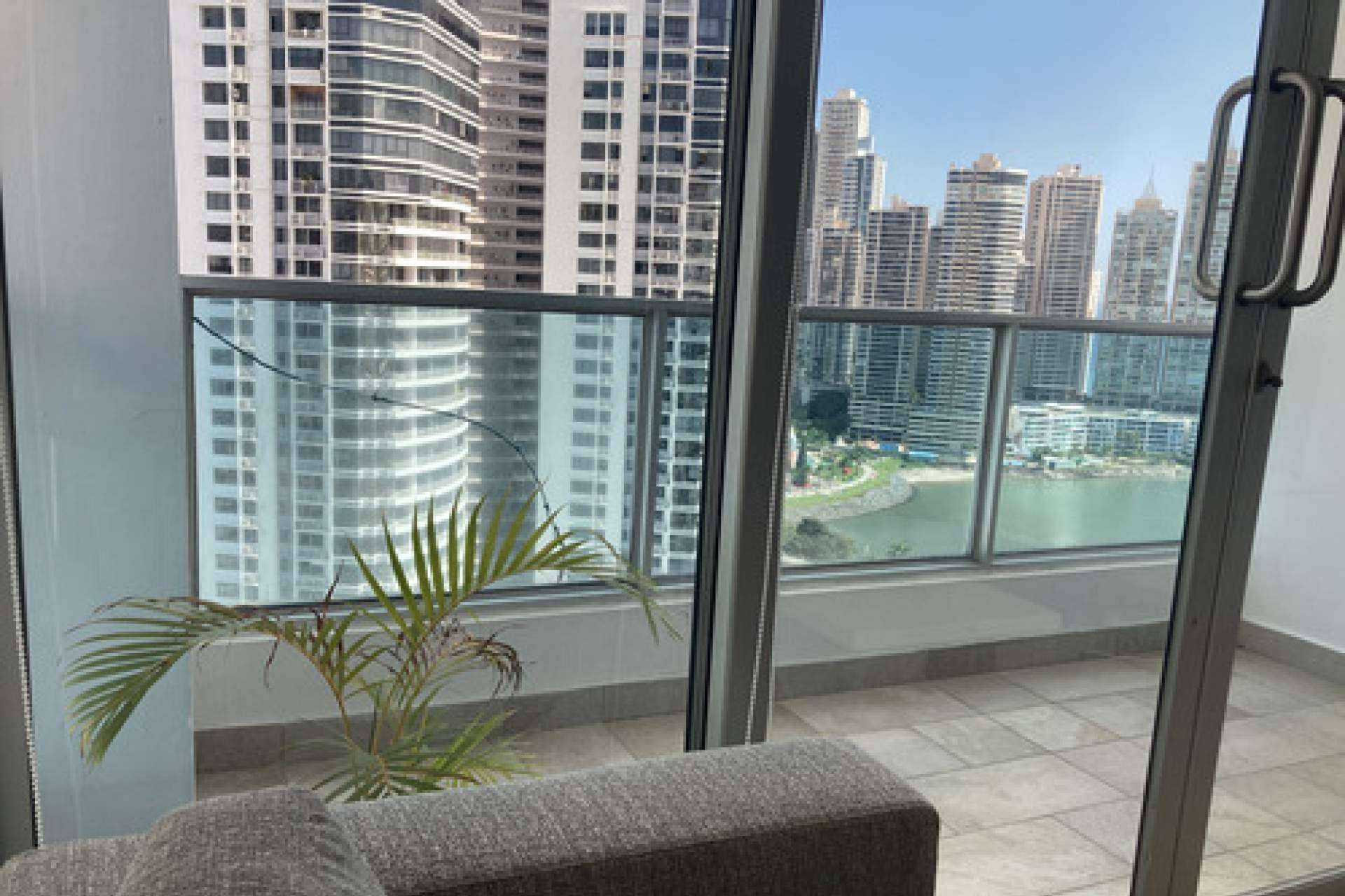 Avenida Balboa cuenta con Bayfront Tower y Grand Bay Tower, dos edificios ideales