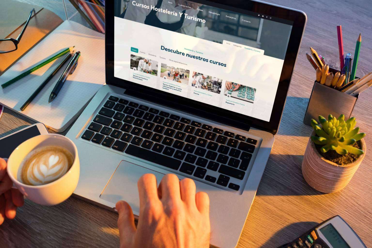 El Instituto de Estudios y Empleo ofrece servicios de consultoría de educación y empleo para asesorar y reorientar a los alumnos