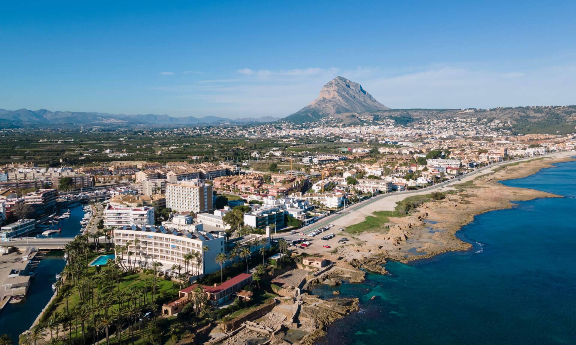¿Cómo disfrutar de unas vacaciones en Jávea? Plusholidays