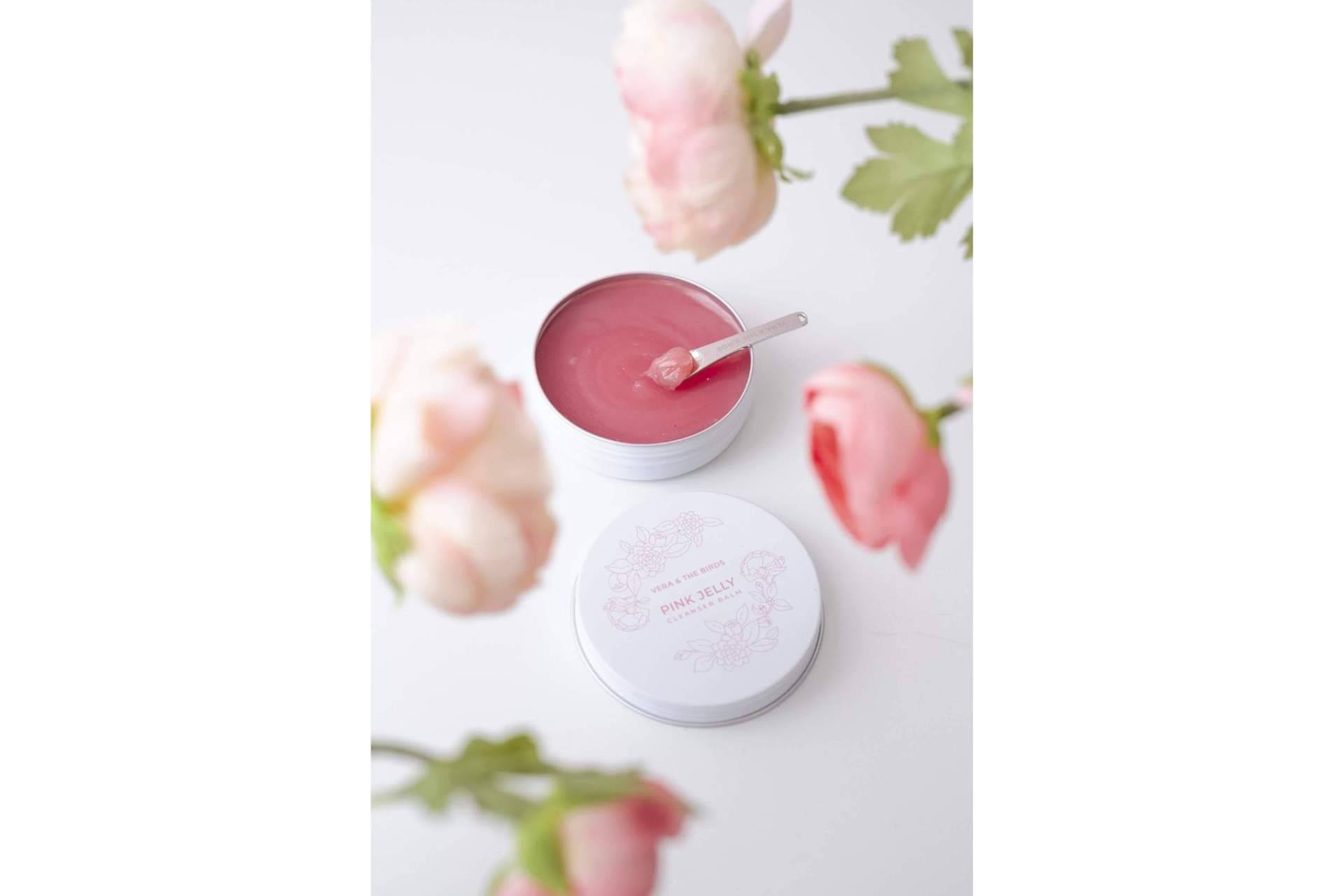 VERA & THE BIRDS presenta su PINK JELLY CLEANSER BALM, la última 'chuche' cosmética