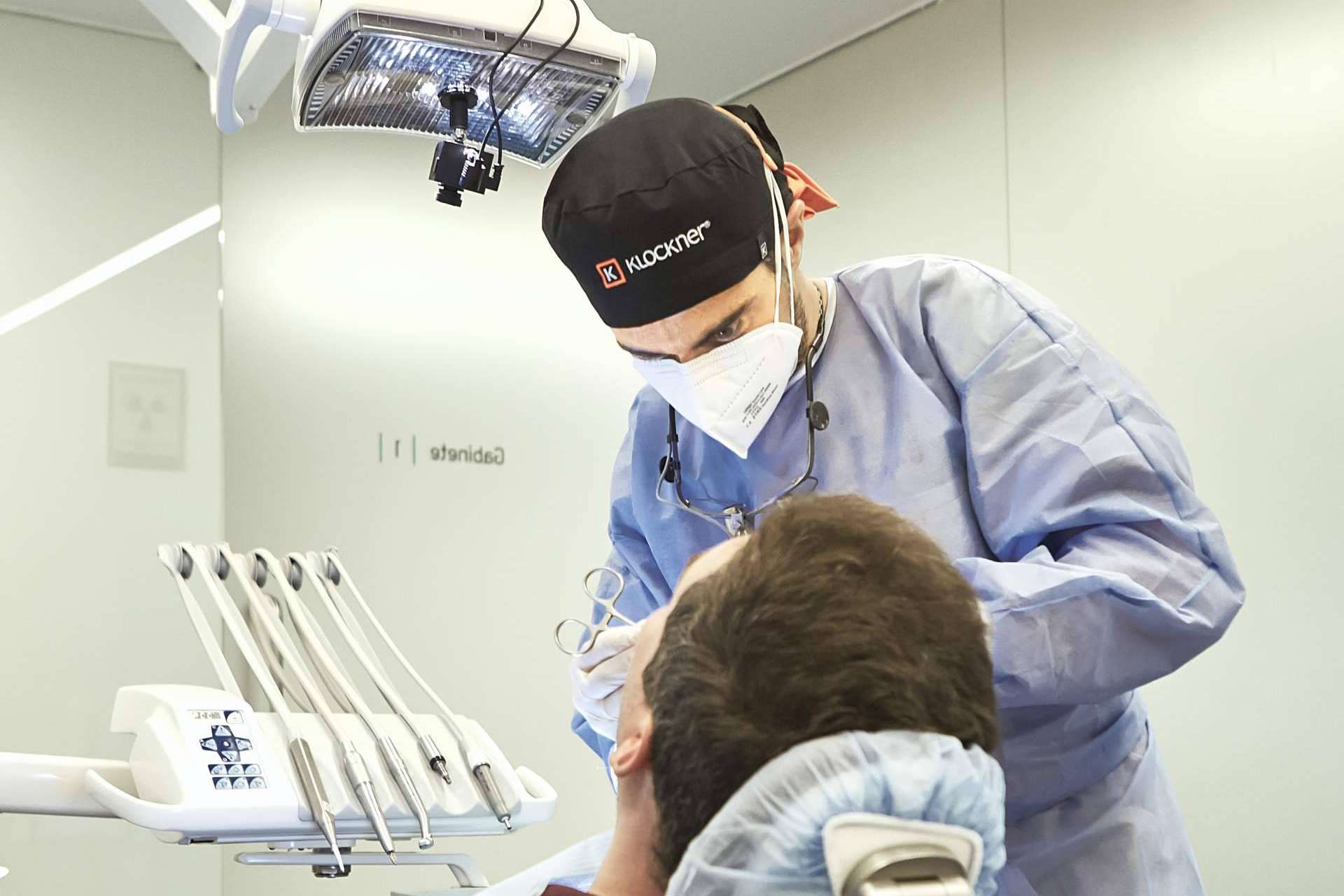 Beneficios de elegir carillas de porcelana para mejorar la sonrisa