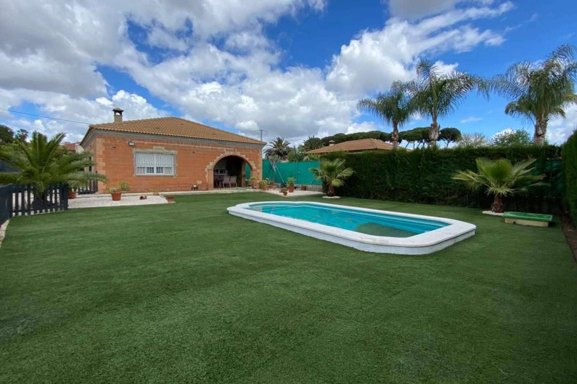 Césped reciclado fútbol una tendencia de mercado en alza, para la instalación de jardines,  residenciales y actividades de ocio