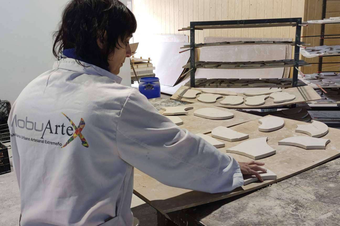 Unir la artesanía tradicional con el mobiliario urbano con Mobuartex