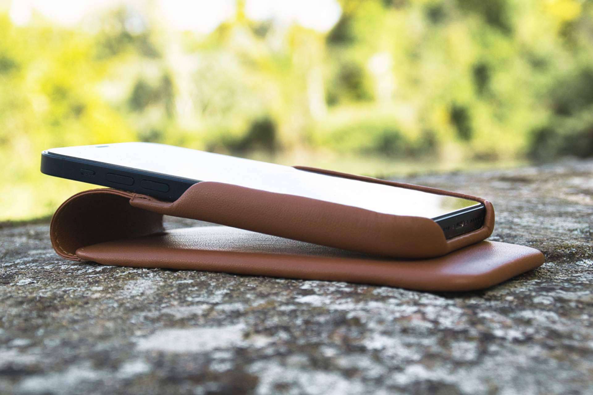 La funda iMagnum para iPhone 14 Pro Max y 14 Pro de la mano de Piel Frama