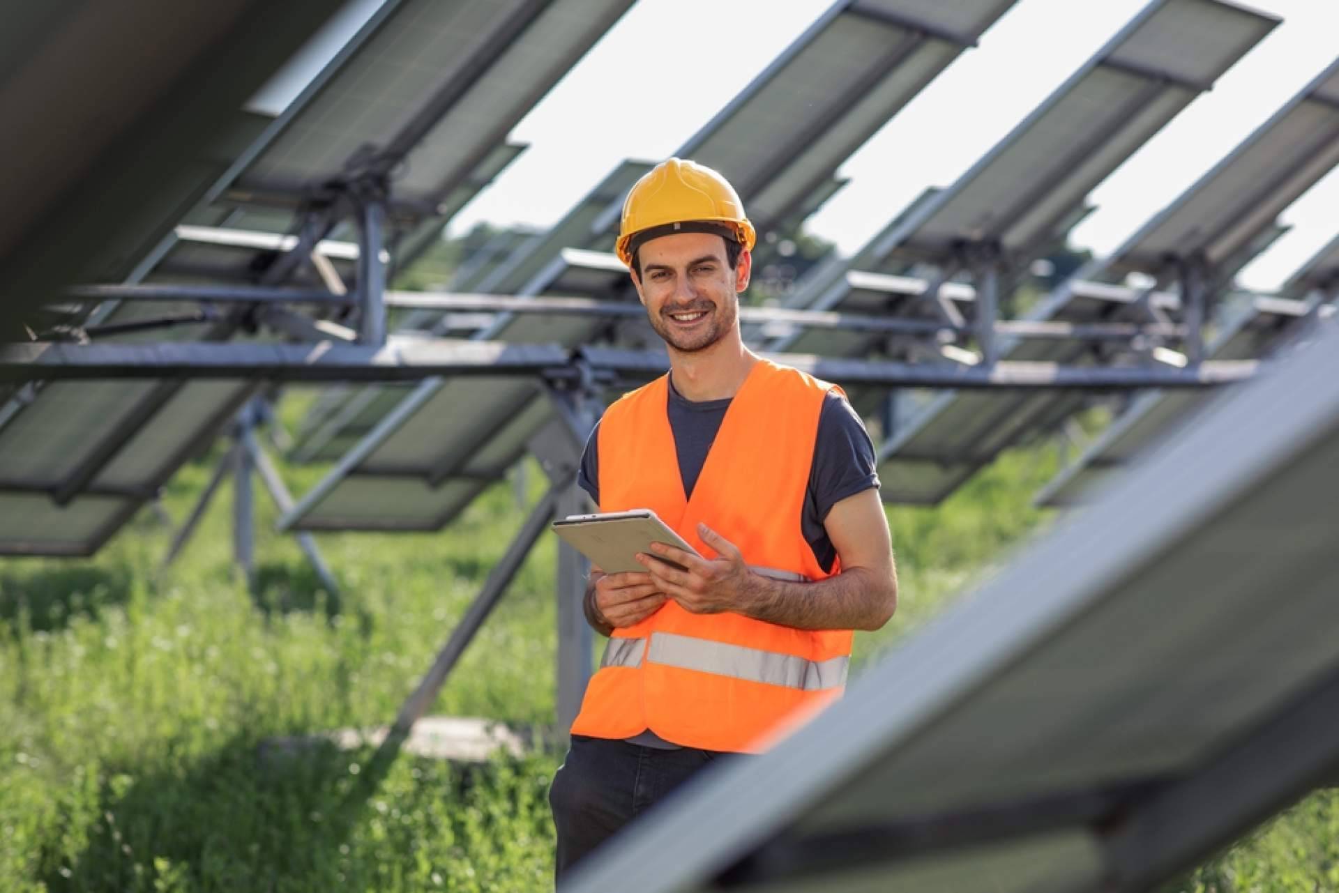La asesoría de Rebacas sobre los kits de placas solares