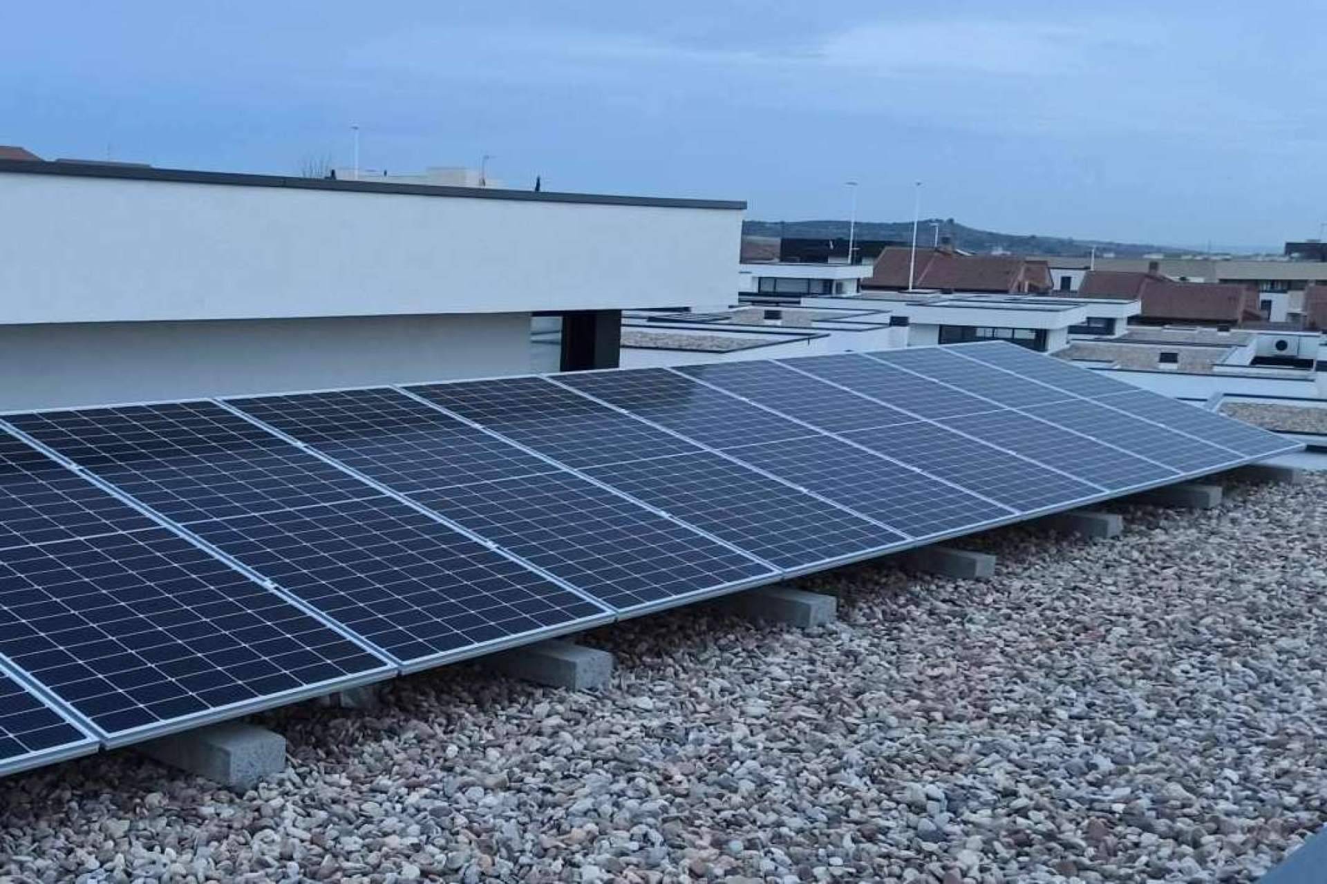 Instalación de energía solar fotovoltaica y placas solares en Madrid y Toledo, con Silithium