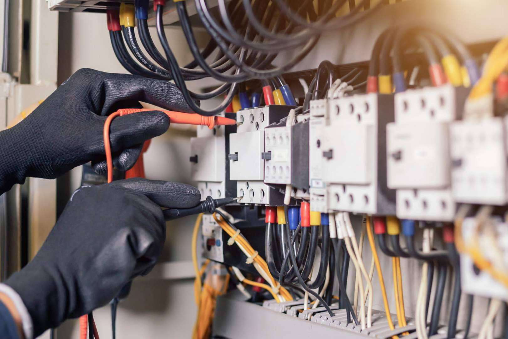 Componentes eléctricos con Swimhome, equipamiento para expertos de la construcción