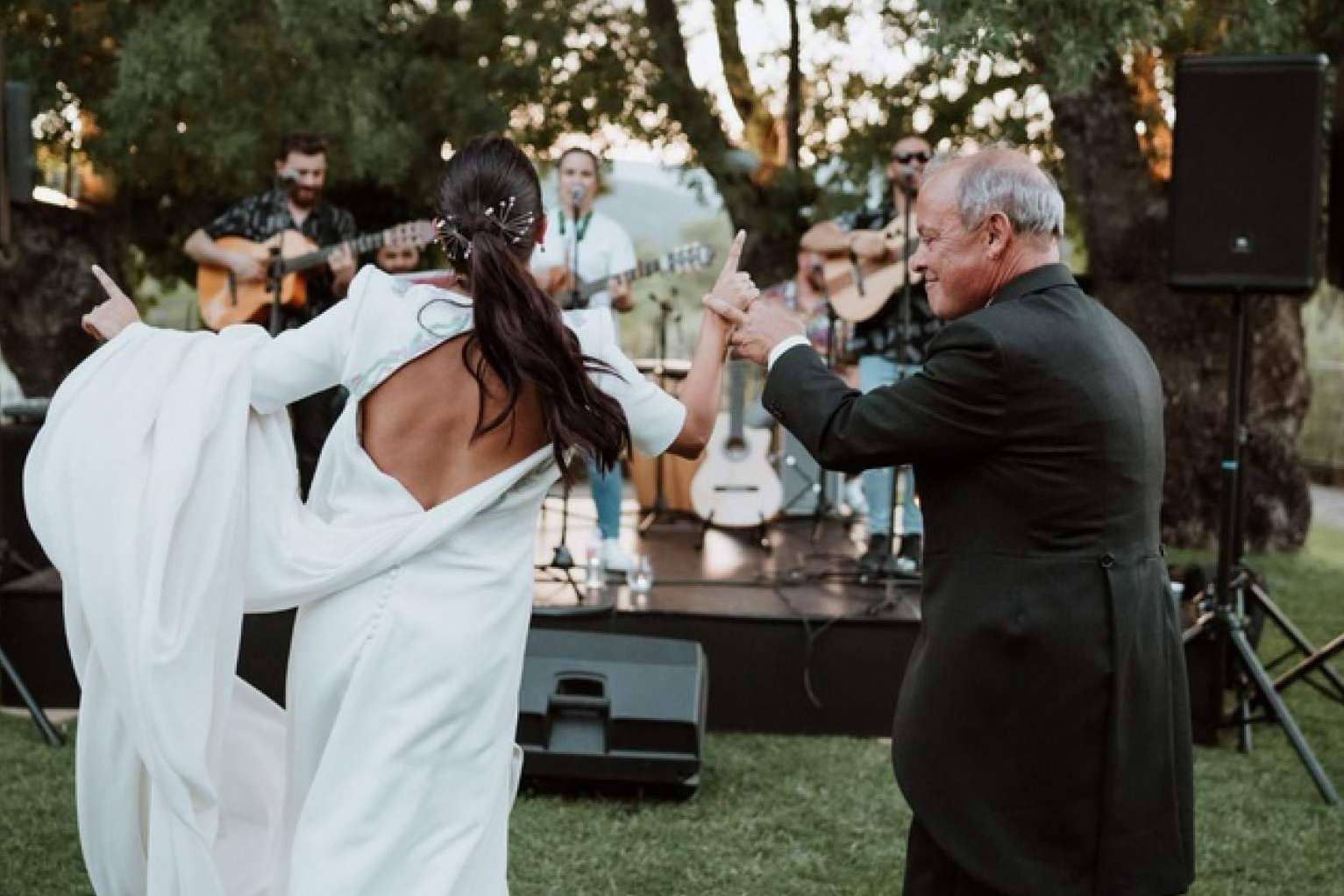 ¿Por qué hay que contar con un fotógrafo el día de la boda en Prados Moros?