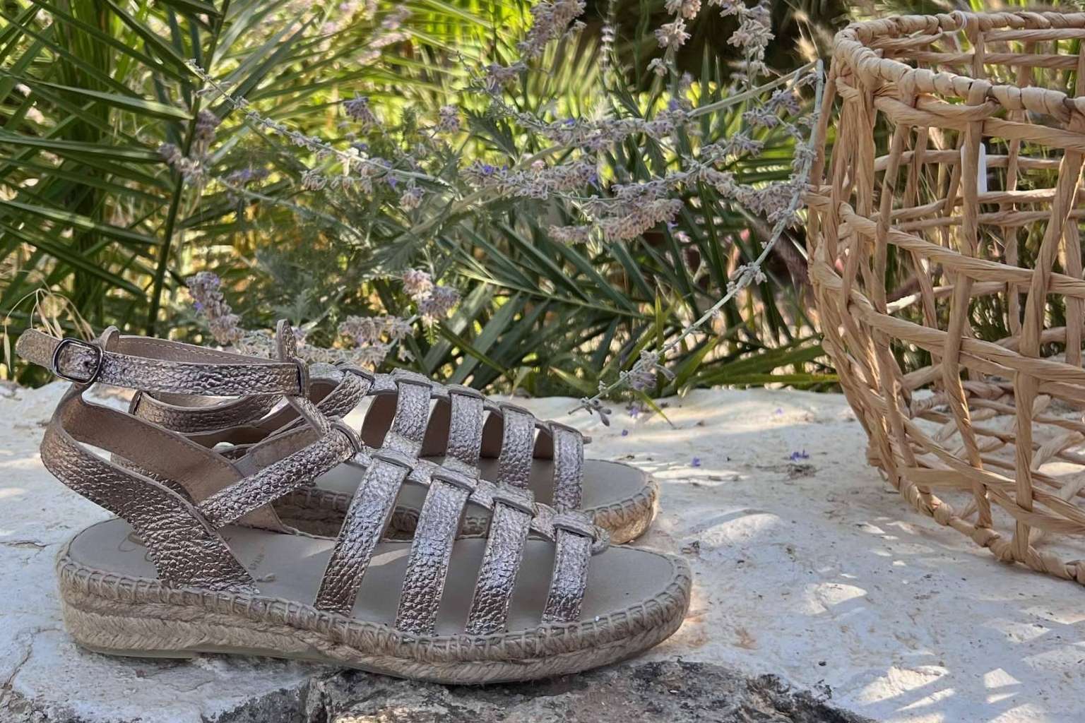 JUNCAL AGUIRRE ofrece una gran variedad de alpargatas españolas de verano