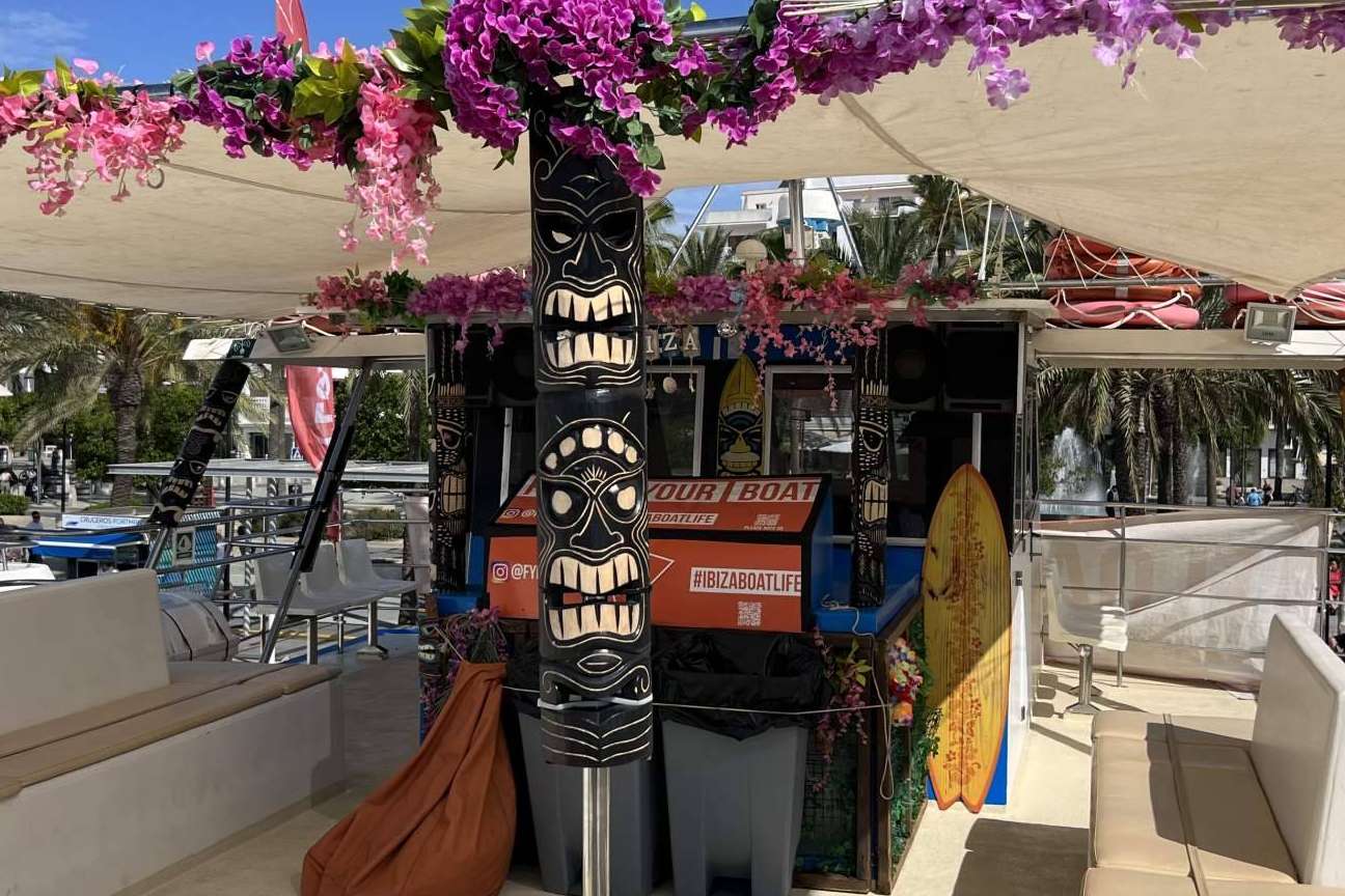 Disfrutar de Ibiza durante el verano con algunas actividades muy recomendadas, con Float Your Boat