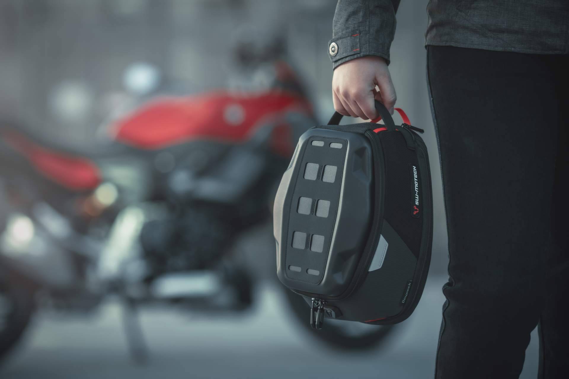 SW-MOTECH ofrece productos que permiten llevar equipaje en una moto de manera funcional y segura