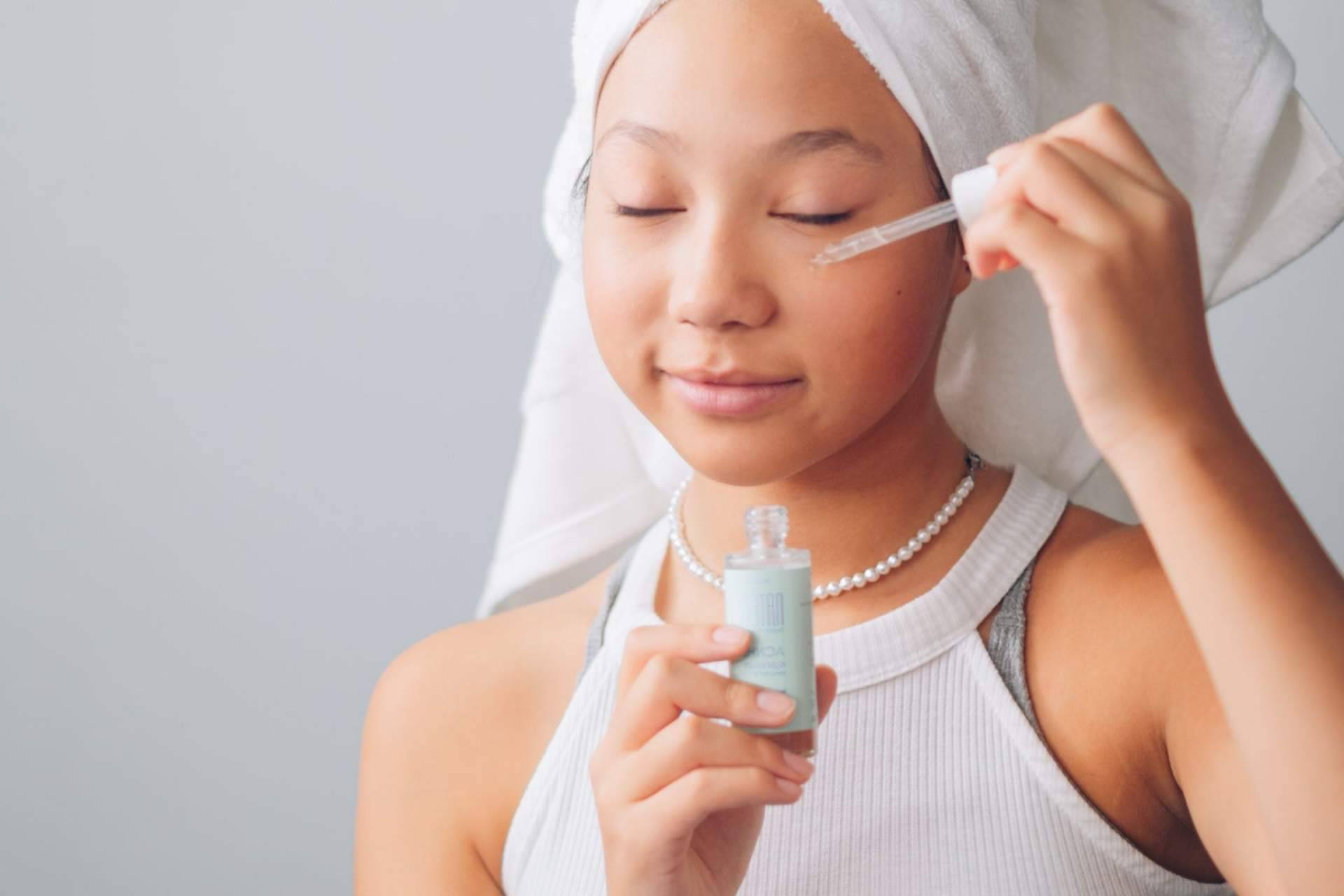 ¿Cuáles son los beneficios del Acnhelp day serum?, un tratamiento natural contra el acné