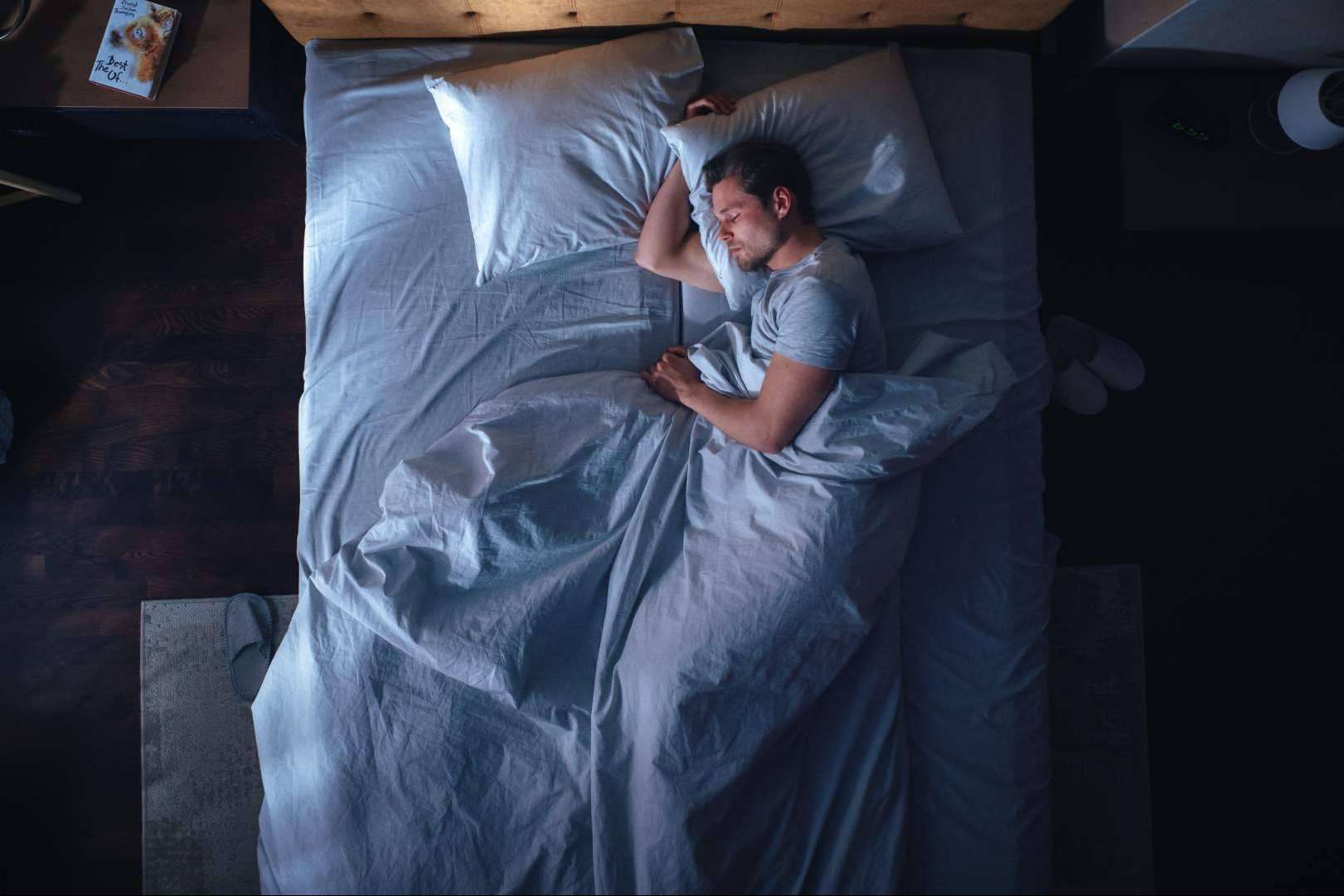¿Cuáles son las posturas para dormir más saludables?