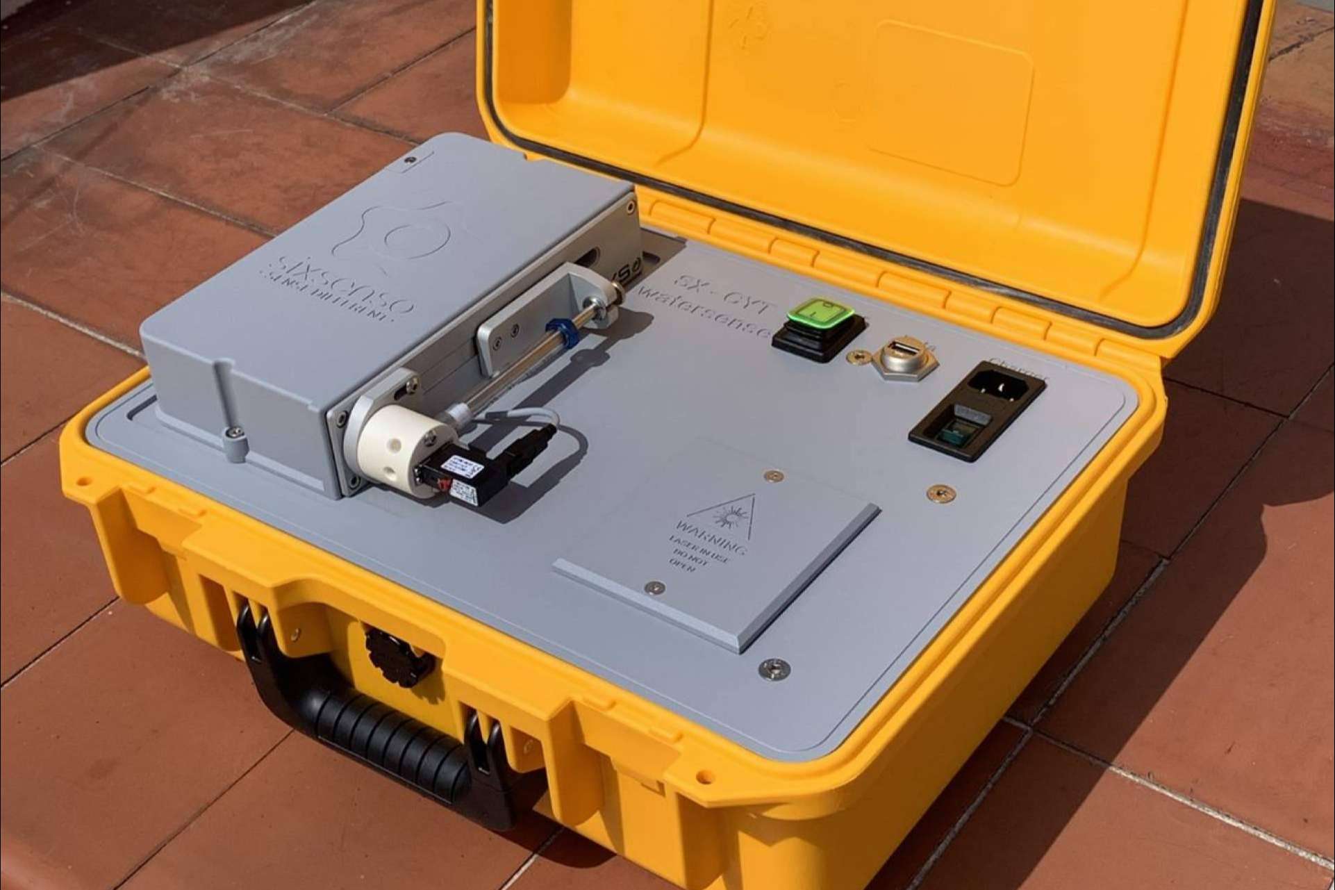 Dispositivo portátil para el análisis rápido e in situ de microorganismos en el agua