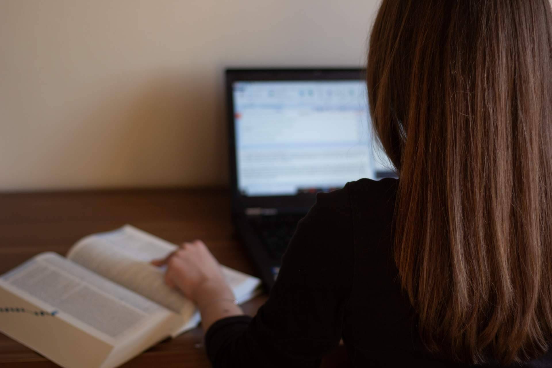 Aspectos a tener en cuenta al escoger los servicios de traducciones profesionales para empresas