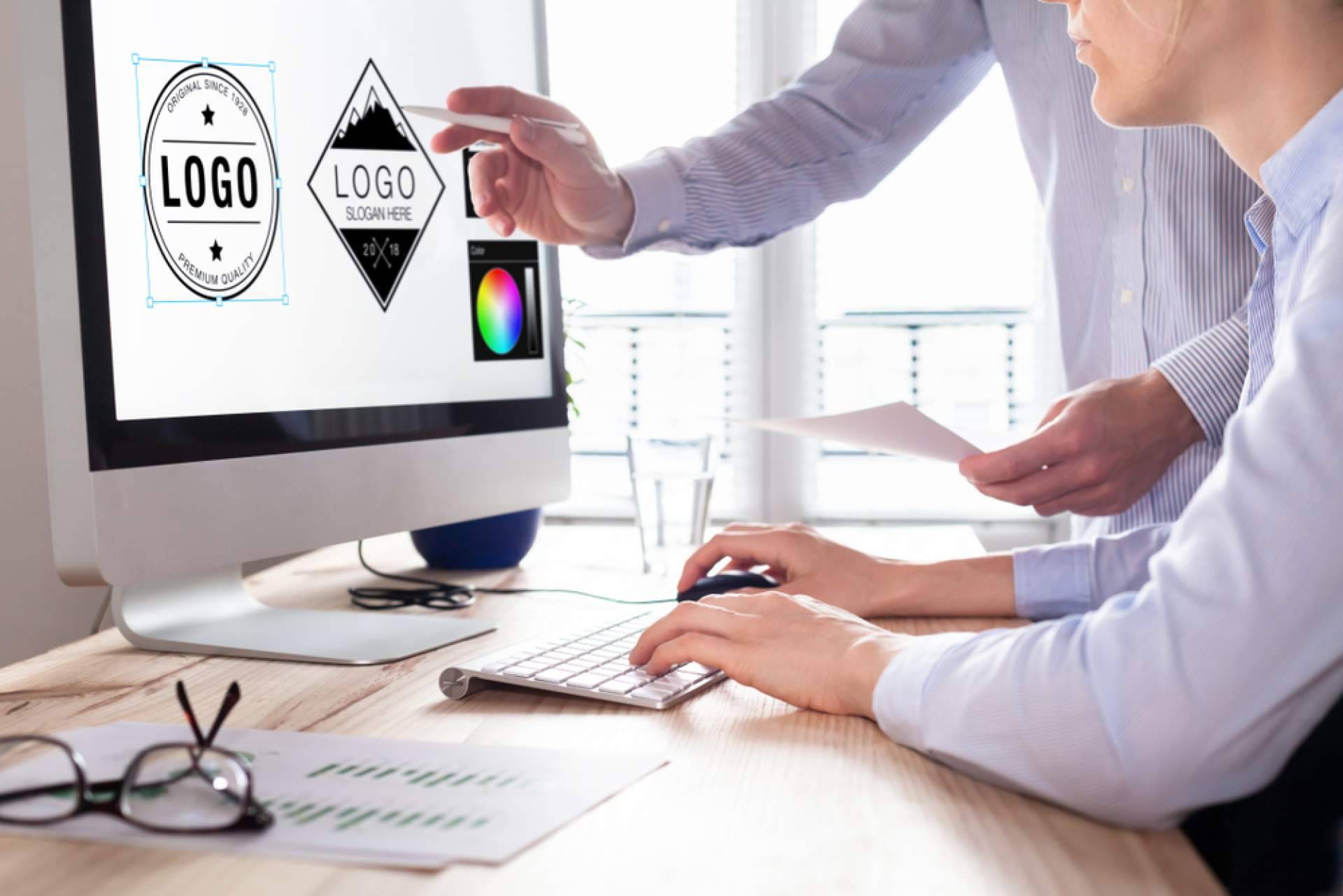 AIFINDY ofrece herramientas de inteligencia artificial para el diseño de logos