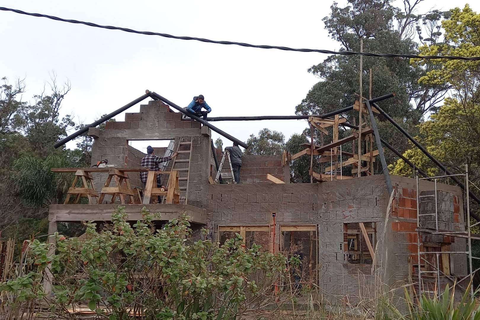 Estudio Pinares se ocupa de todo el proceso de construcción de una casa