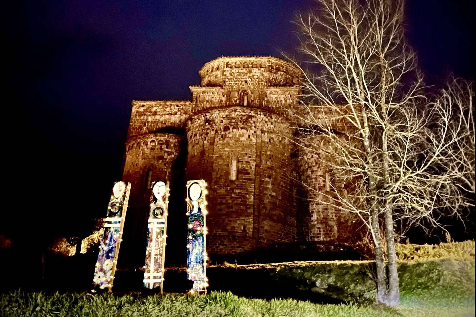 Arte conceptual totémico, la propuesta artística de Pilar Almagro