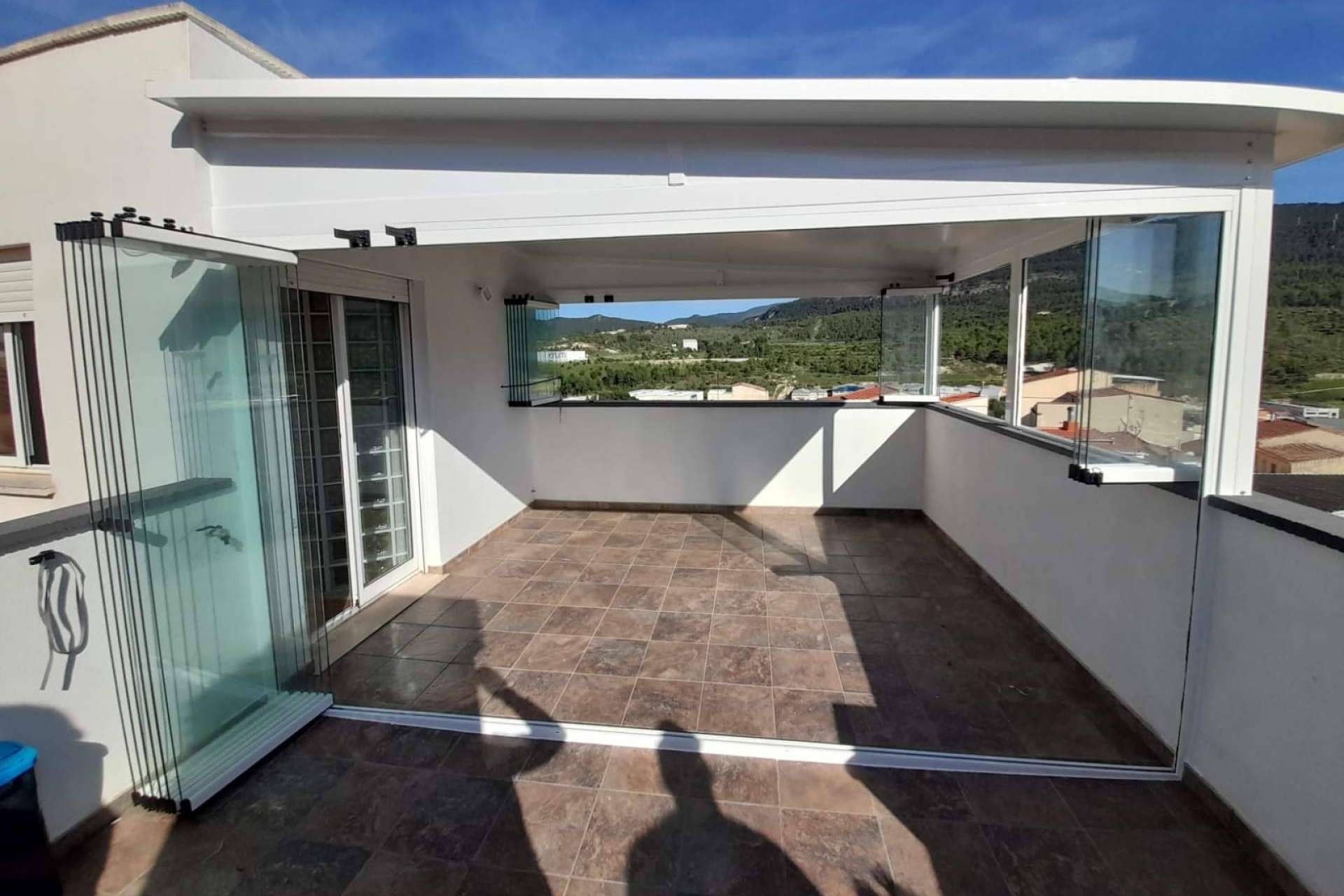 Proftek cuenta con expertos en cortinas de cristal en Alicante