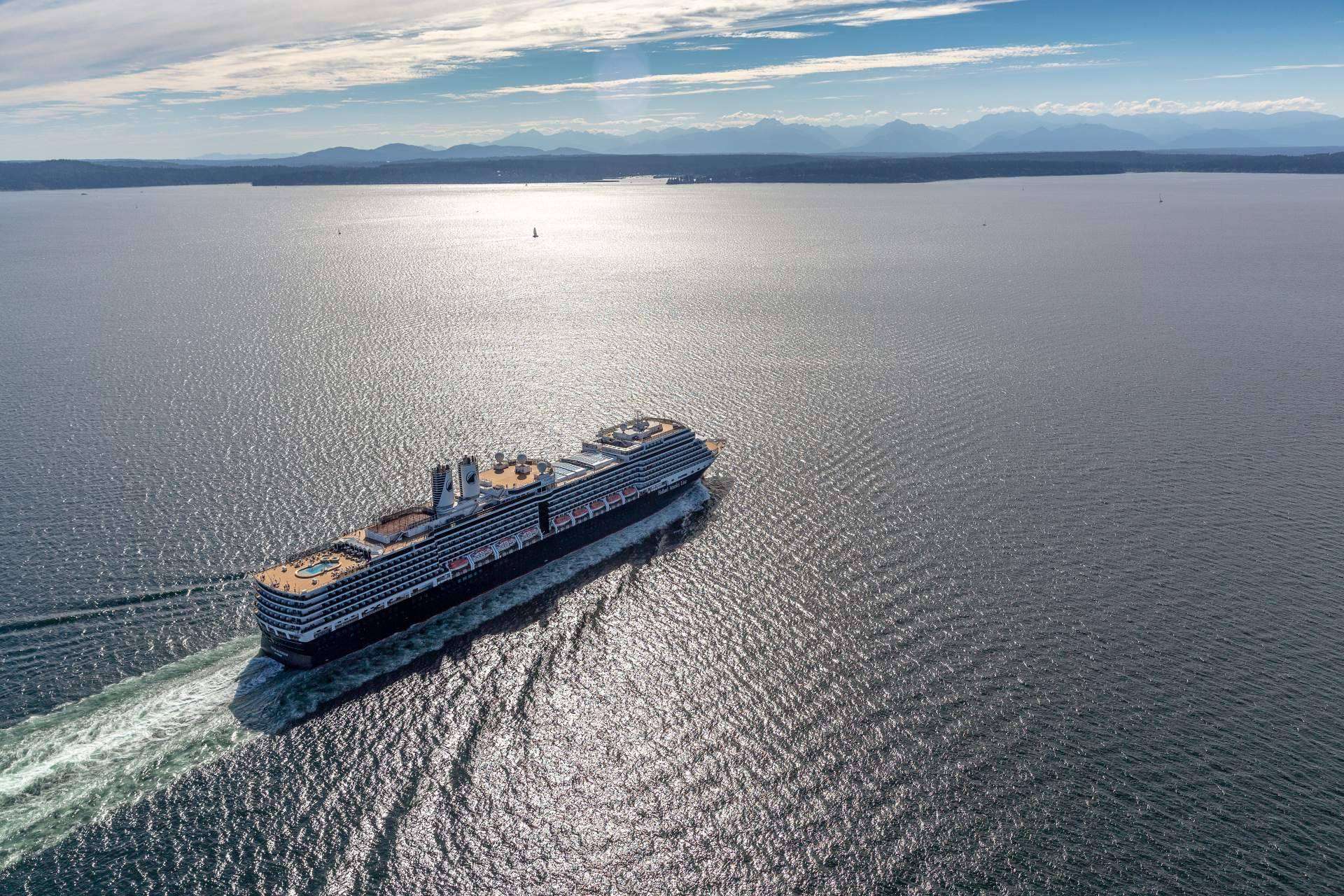 Visitar los destinos de moda en un crucero premium con guía en español