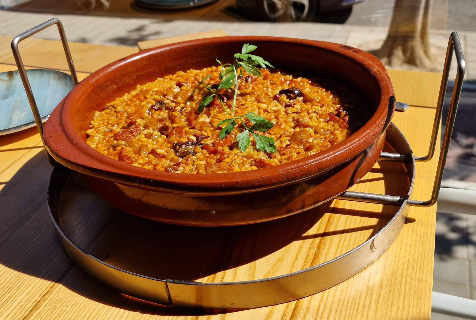 Probar el arroz alicantino con mayúsculas de la mano de OZ gastroclub
