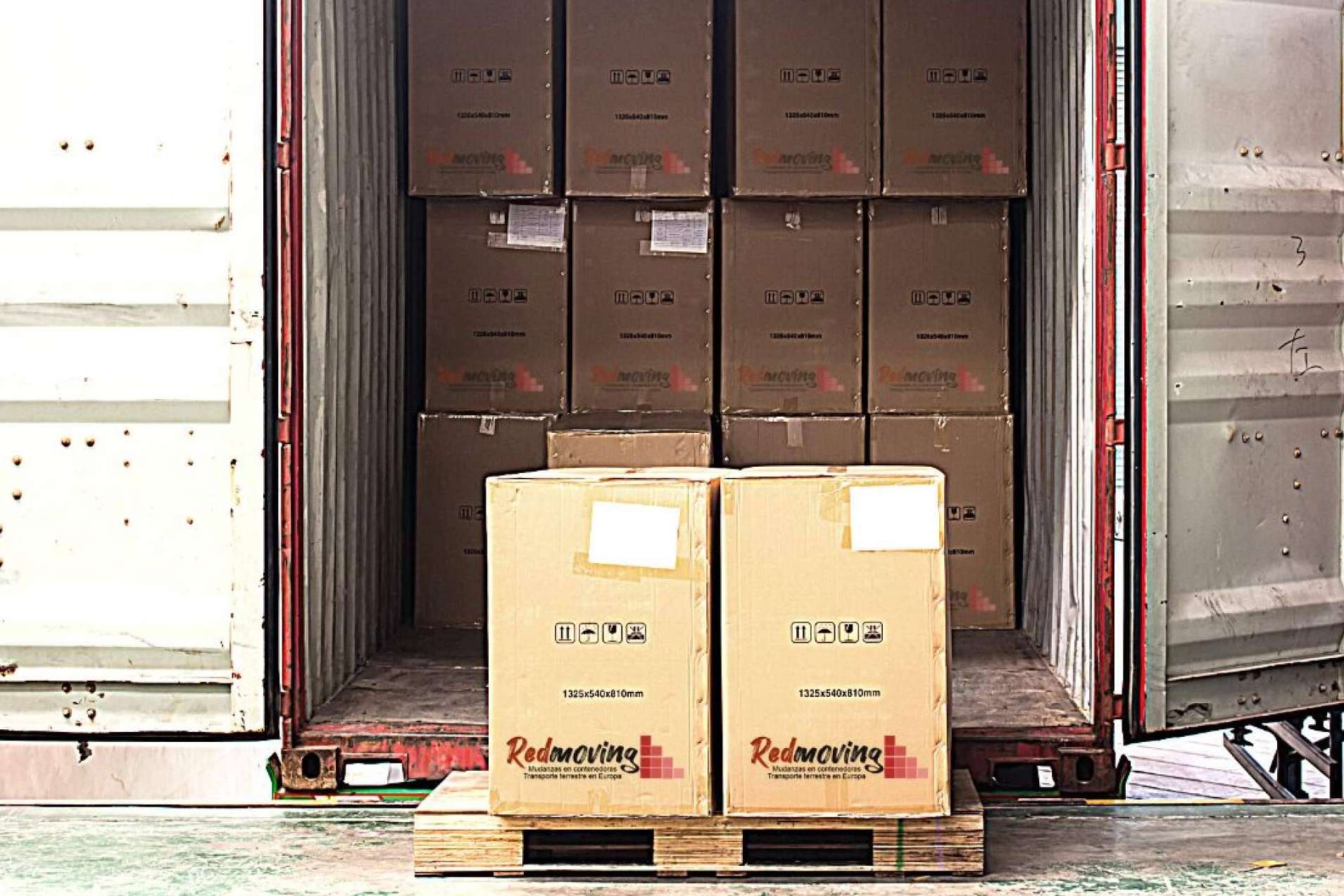Redmoving ofrece un servicio de mudanzas internacionales en Madrid