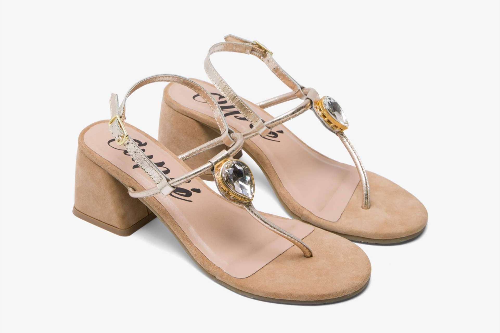 Añadir las sandalias Joya al guardarropas para revivir el estilo