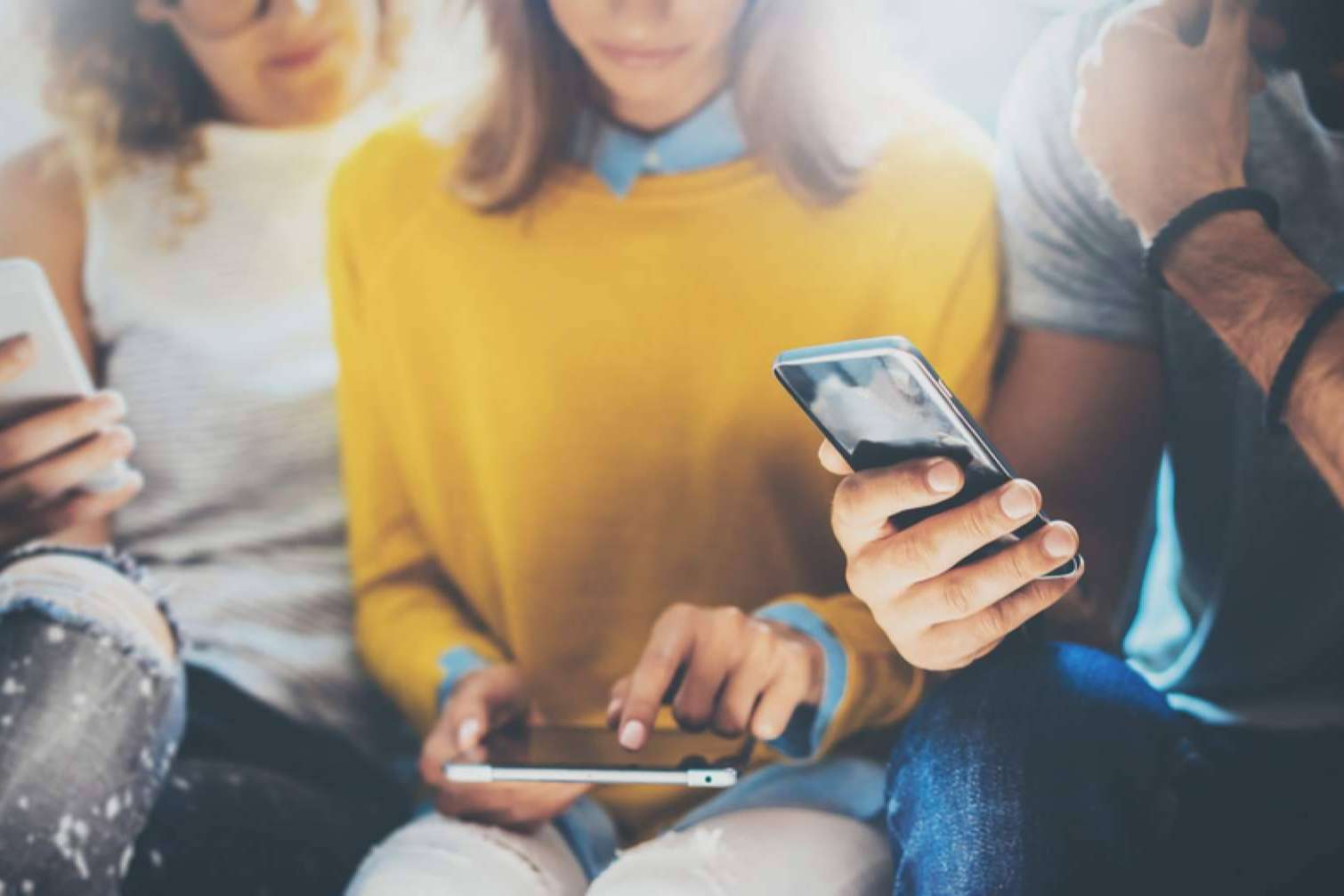 Ventajas de llevar a cabo marketing de influencers para negocios pequeños, con Brandarmies