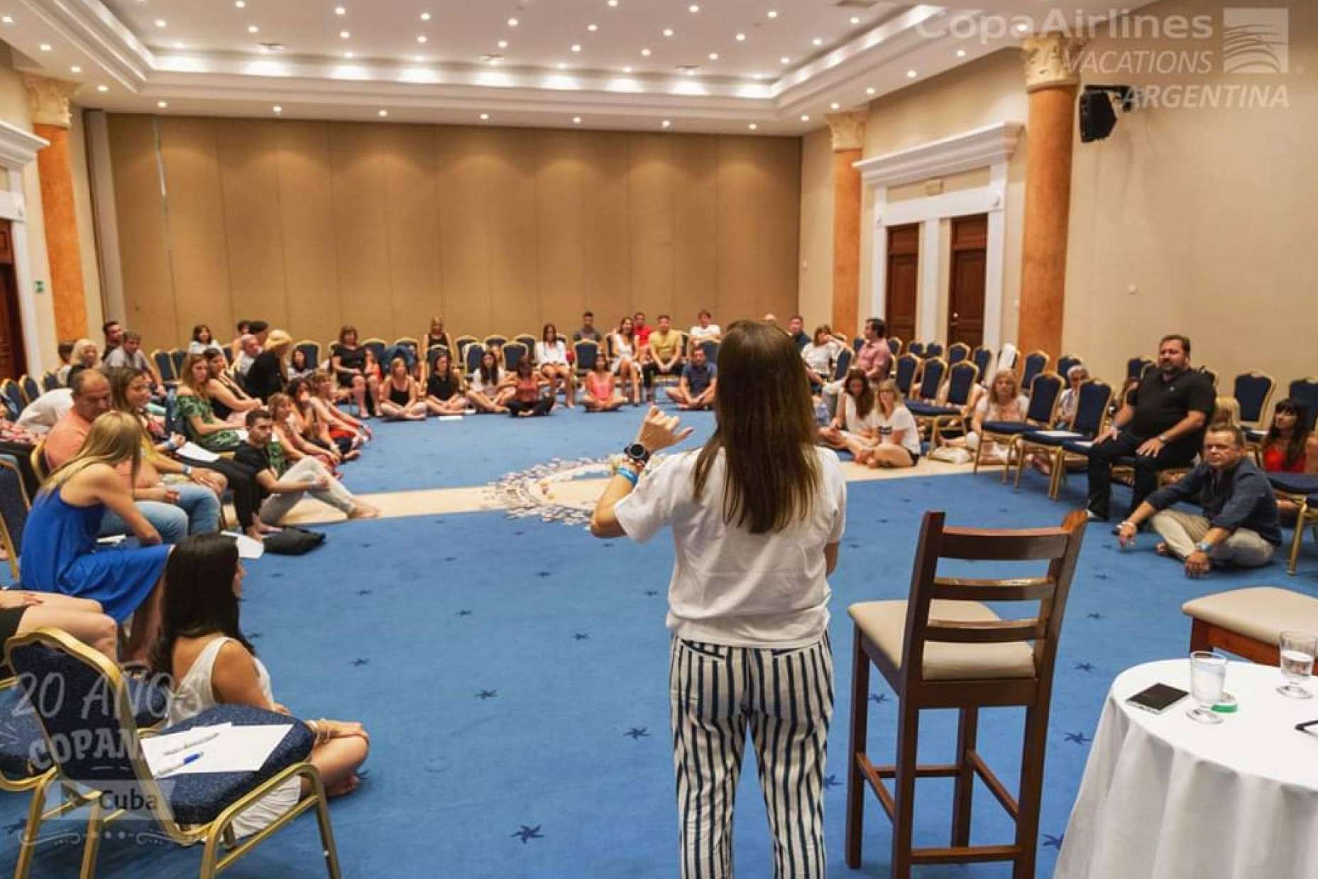 Las ventajas de asistir a las charlas motivacionales con Paula Cabalén
