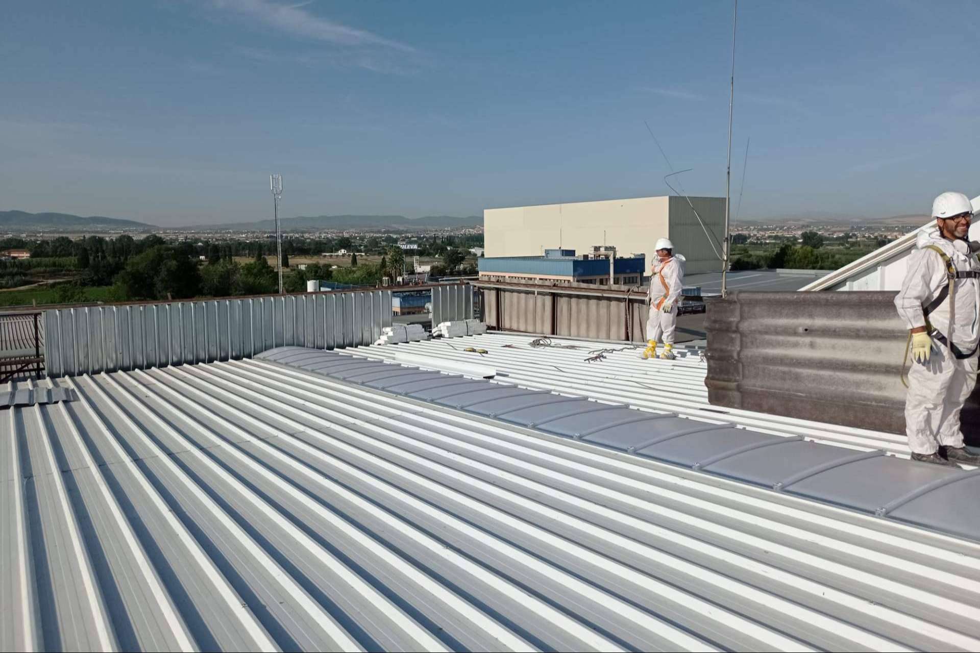 Información sobre el peligro del amianto y la certificación de Valser S.L.U. para la correspondiente retirada