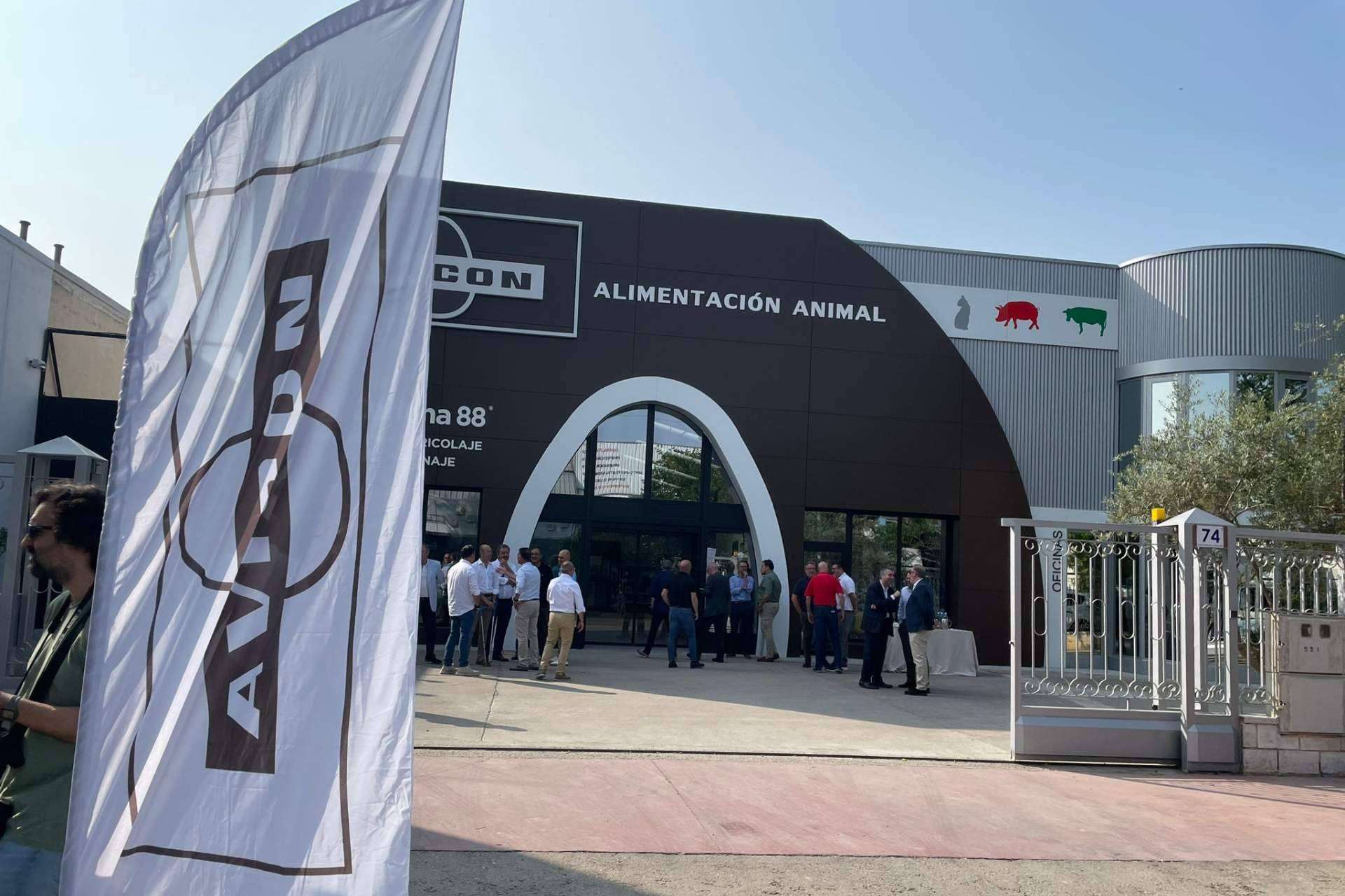 Nueva tienda y almacén de Cooperativa AVICON en Albacete; expertos en alimentación animal