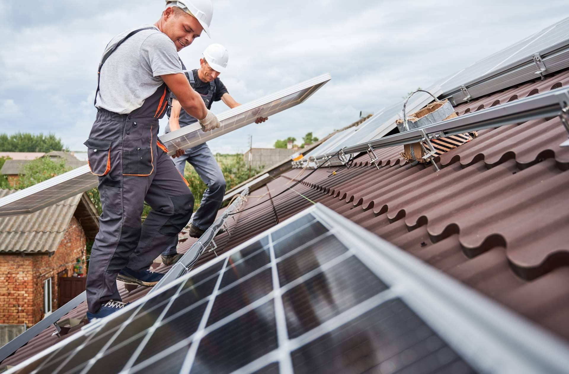 Solar Placa lleva a cabo la instalación de paneles solares