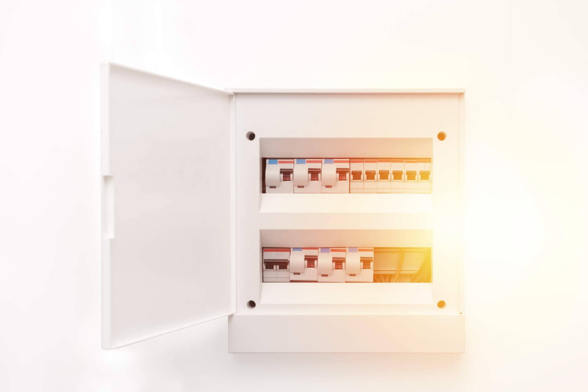 Protección ante incidentes eléctricos con los interruptores Acti 9 ic40v de Cadenza Electric