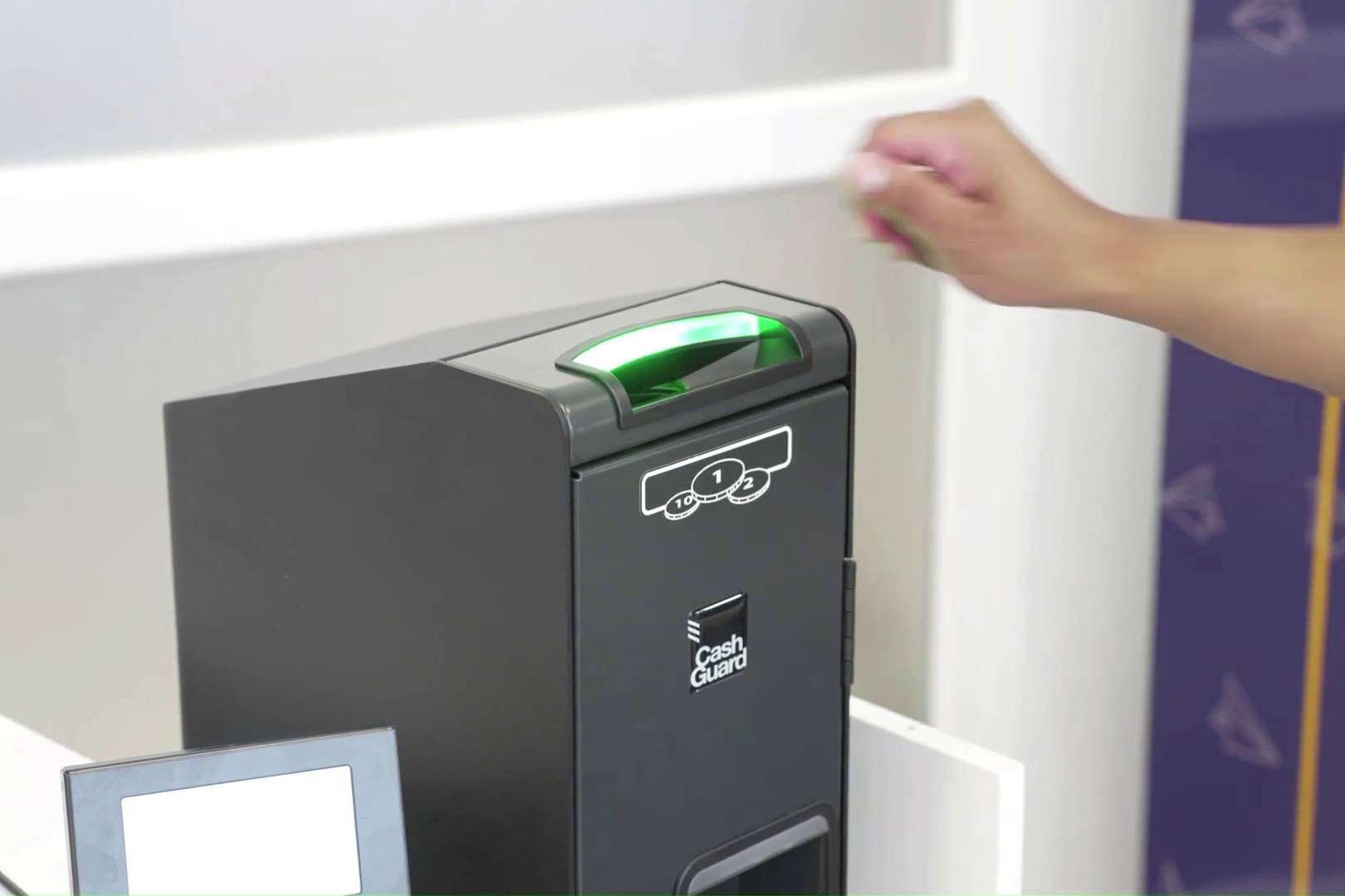 Las características de la máquina de cobro automático de CashGuard Core