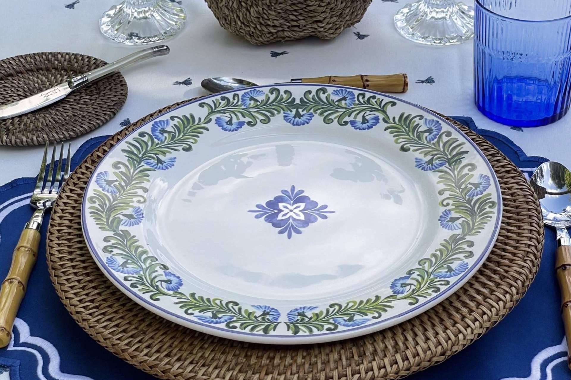 Las vajillas personalizadas no pueden faltar en ninguna mesa, con Goodies Ceramic