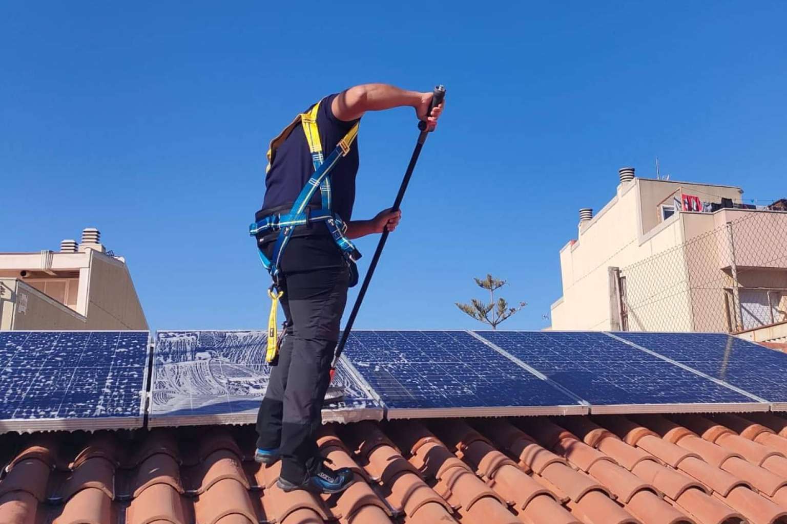 La importancia del mantenimiento en las instalaciones fotovoltaicas, de la mano de Kira Solar