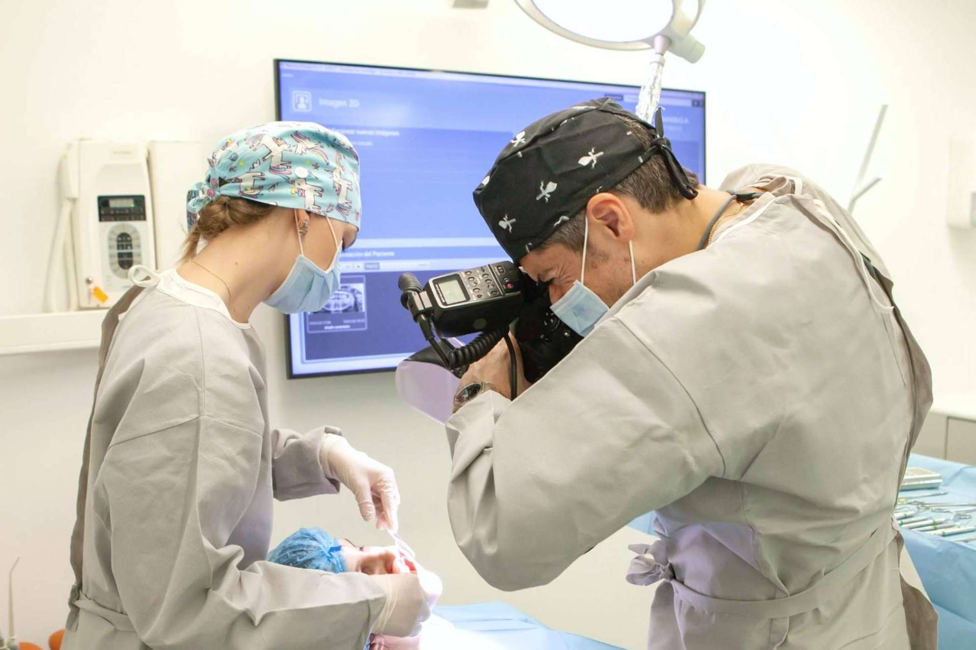 Edentulismo con Clínica Dental Ruiz de Gopegui, ¿Qué es y cómo tratarlo?