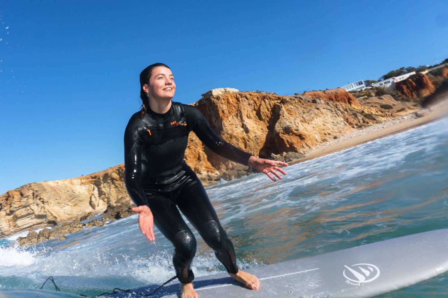 Flysurf presenta las tablas de surf longboard para principiantes que facilitan el aprendizaje