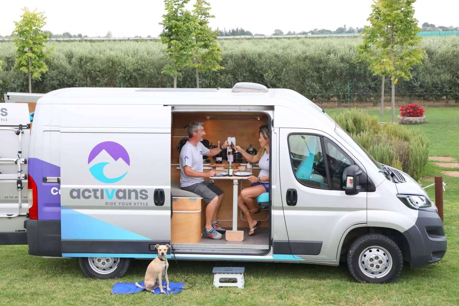 Activans ofrece el alquiler de autocaravanas en Girona para realizar viajes con perros