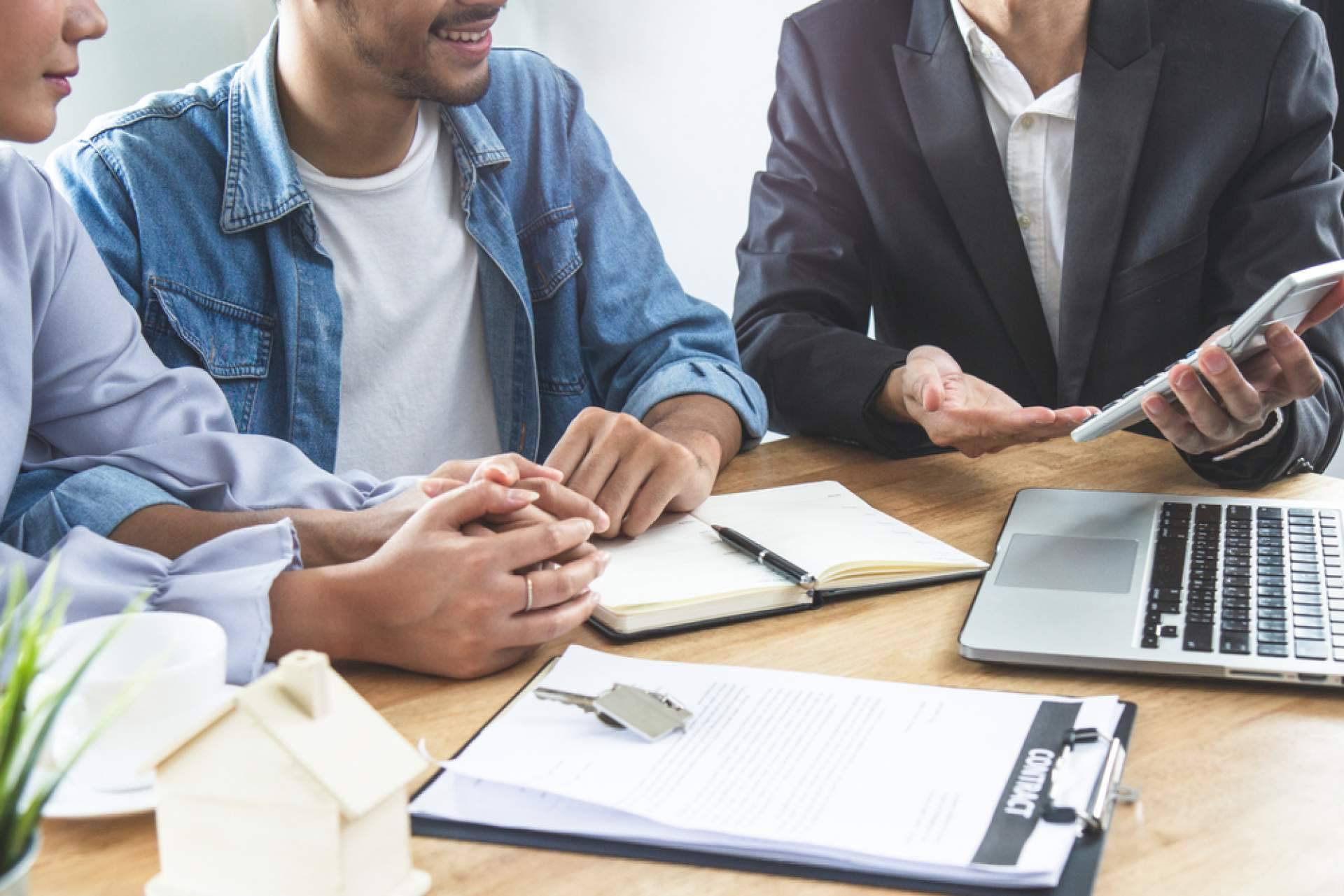 Soluciones financieras con Andrea Novoa Enterprise para comprar, reformar y vender