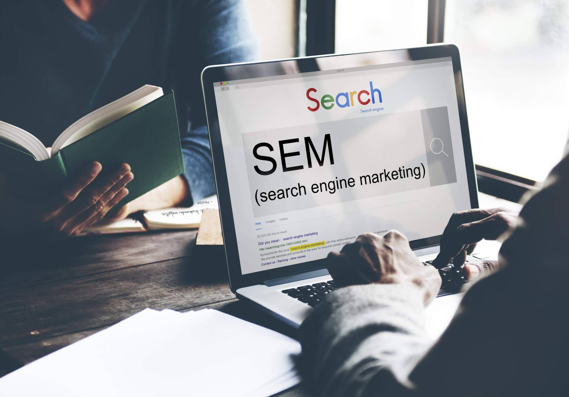 ¿Cómo encontrar expertos en marketing de buscadores? Paxzu