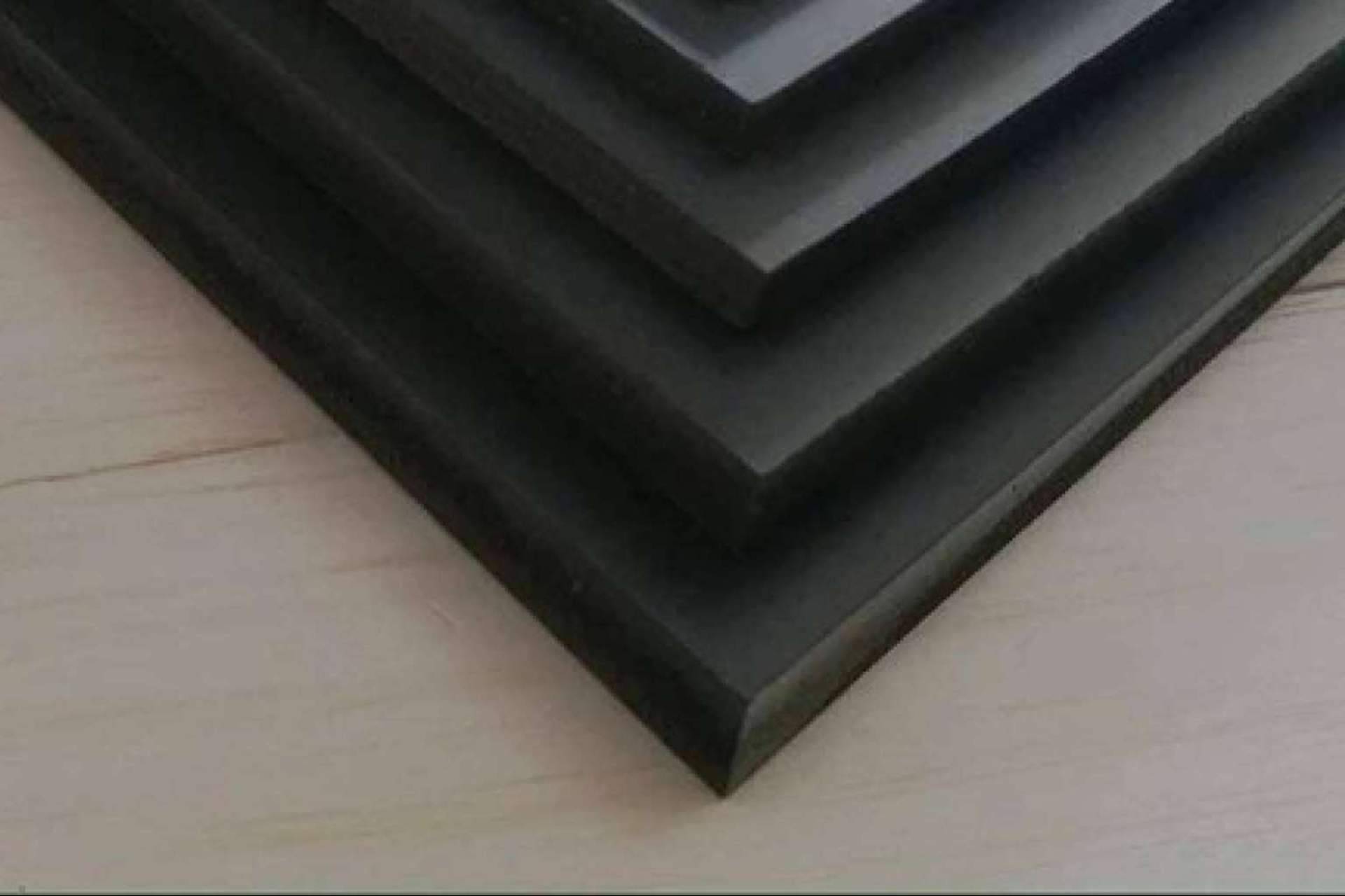 WoodAddicts y su extenso catálogo de láminas de PVC espumosas